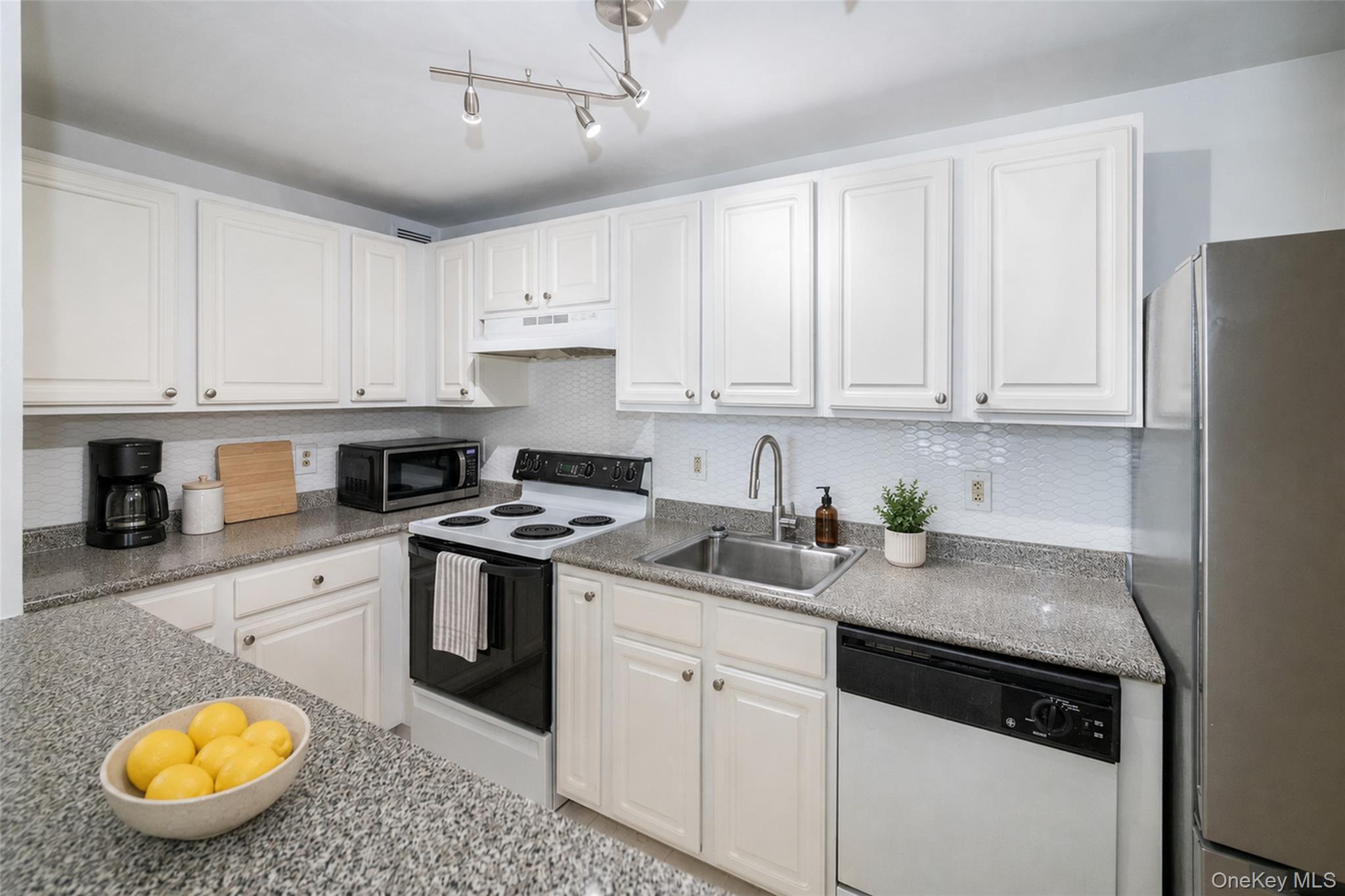 123 Mamaroneck Avenue, Unit 614 photo 8