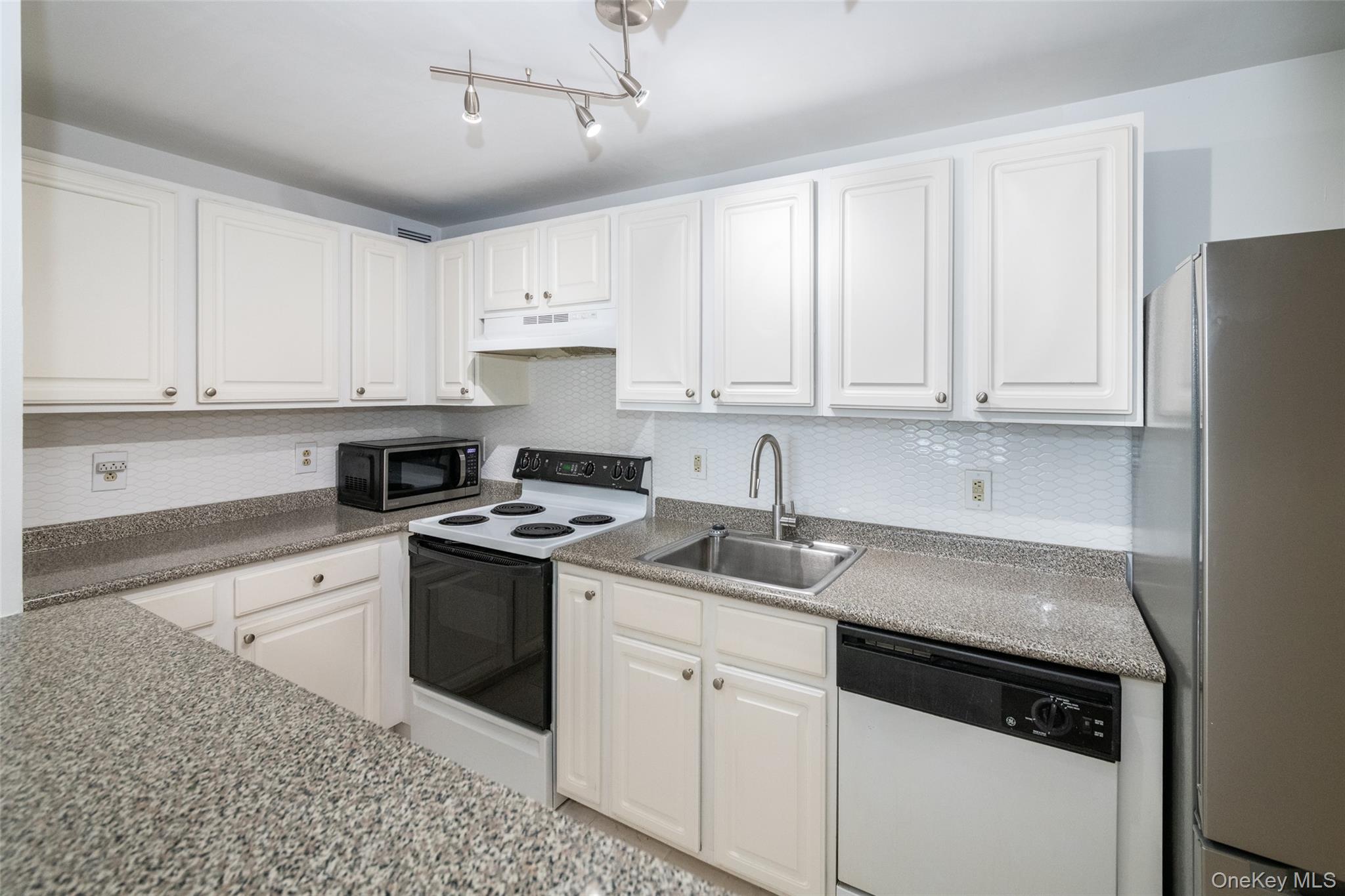 123 Mamaroneck Avenue, Unit 614 photo 10