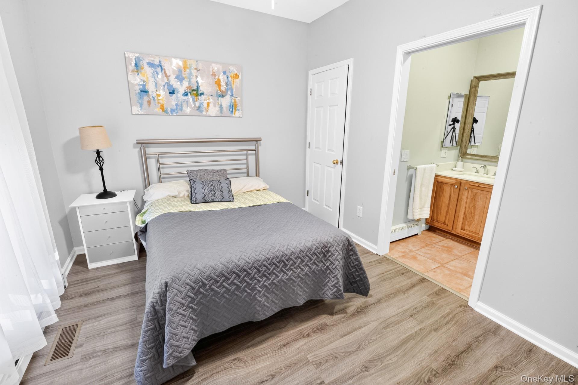 41 Tredwell Lane – For Rent photo 16