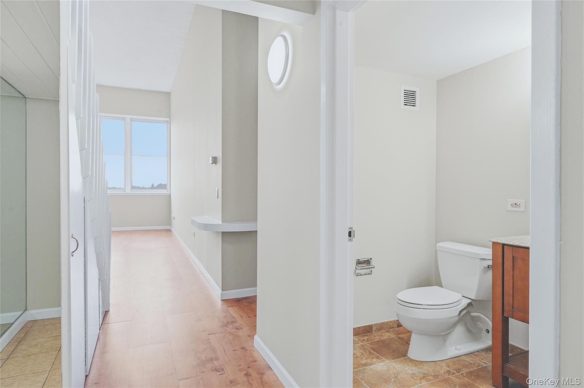 1 Landmark Square, Unit 405 photo 4