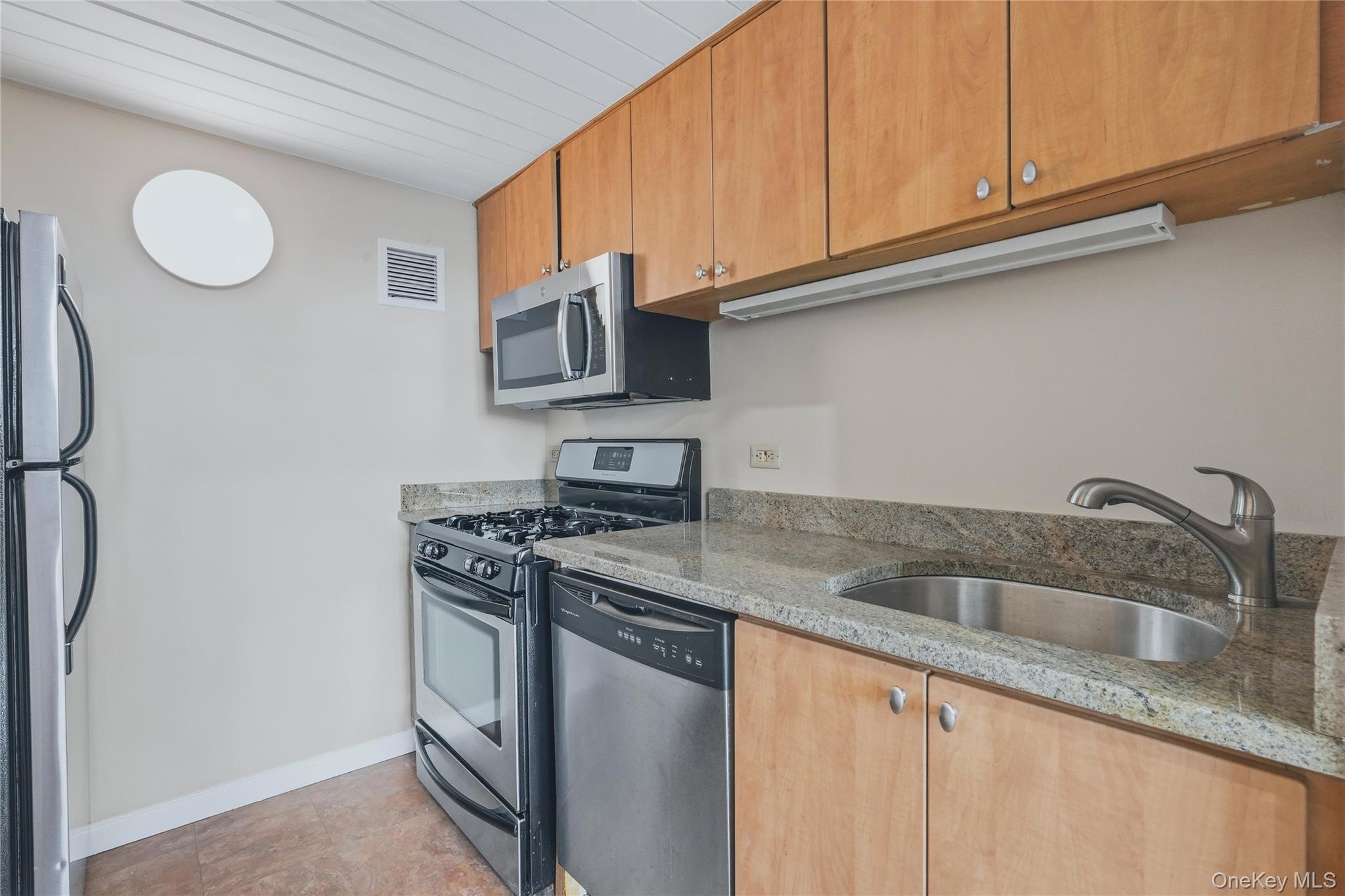 1 Landmark Square, Unit 405 photo 13