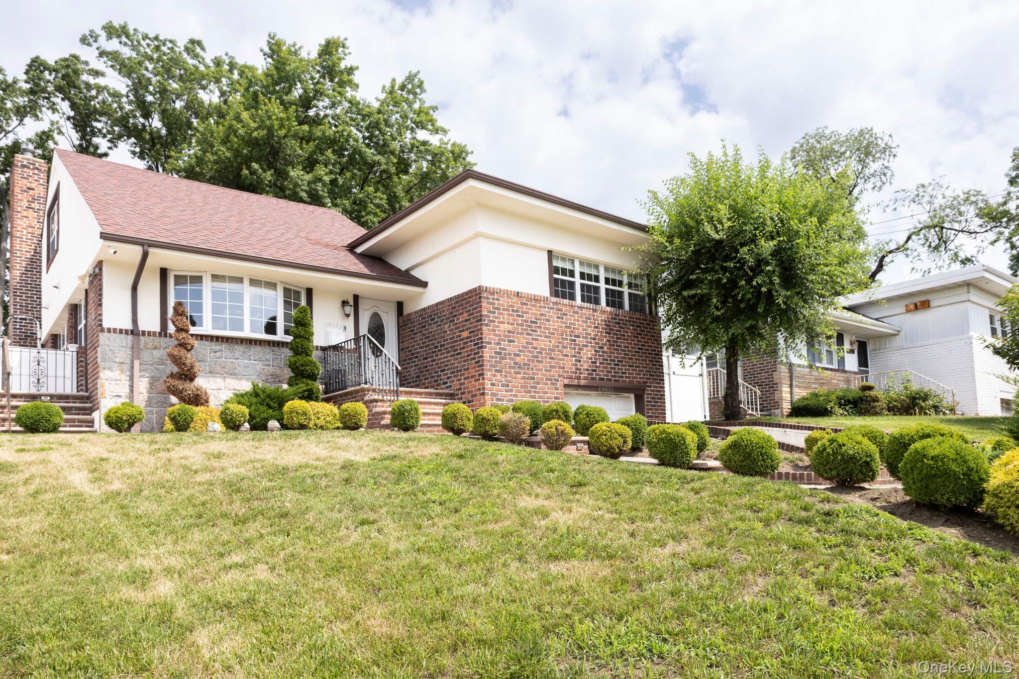 198-31 Pompeii Avenue – For Sale photo 3
