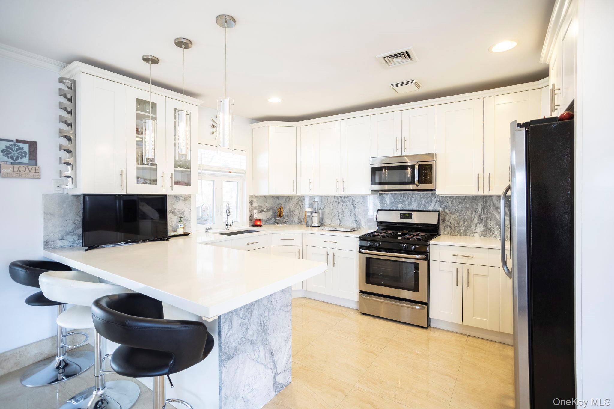 198-31 Pompeii Avenue – For Sale photo 13
