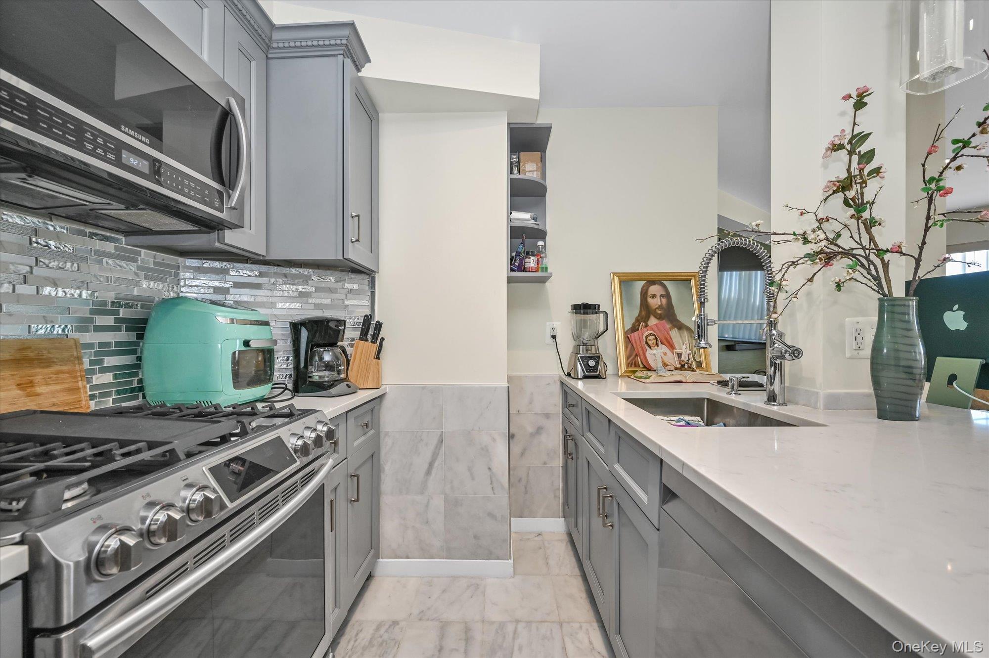 81-14 Queens Boulevard, Unit PH6C photo 6