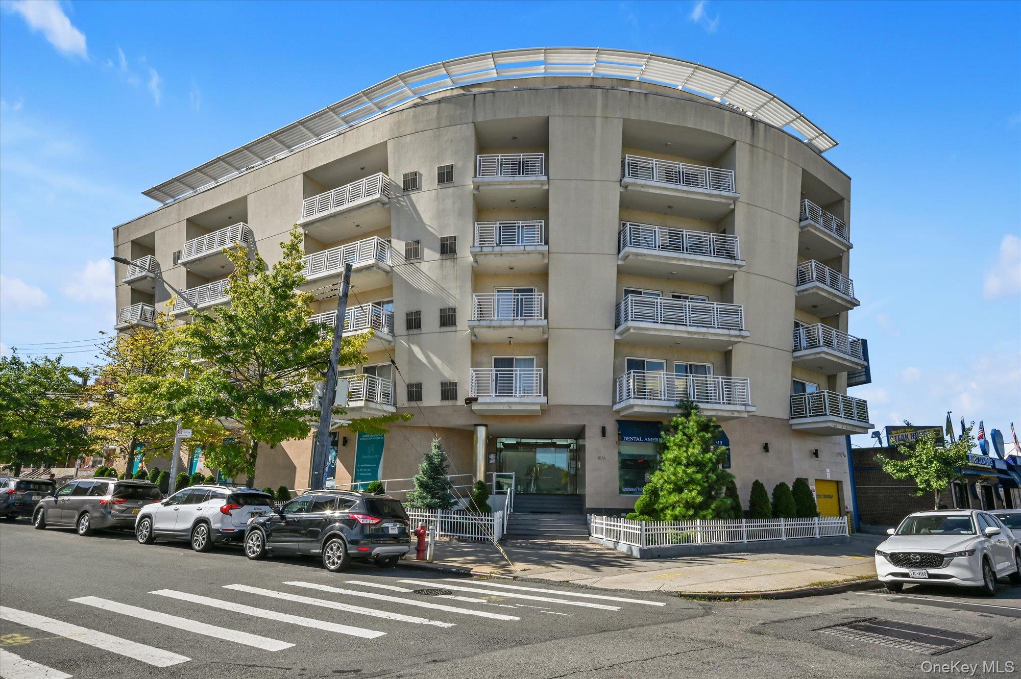 81-14 Queens Boulevard, Unit PH6C photo 2