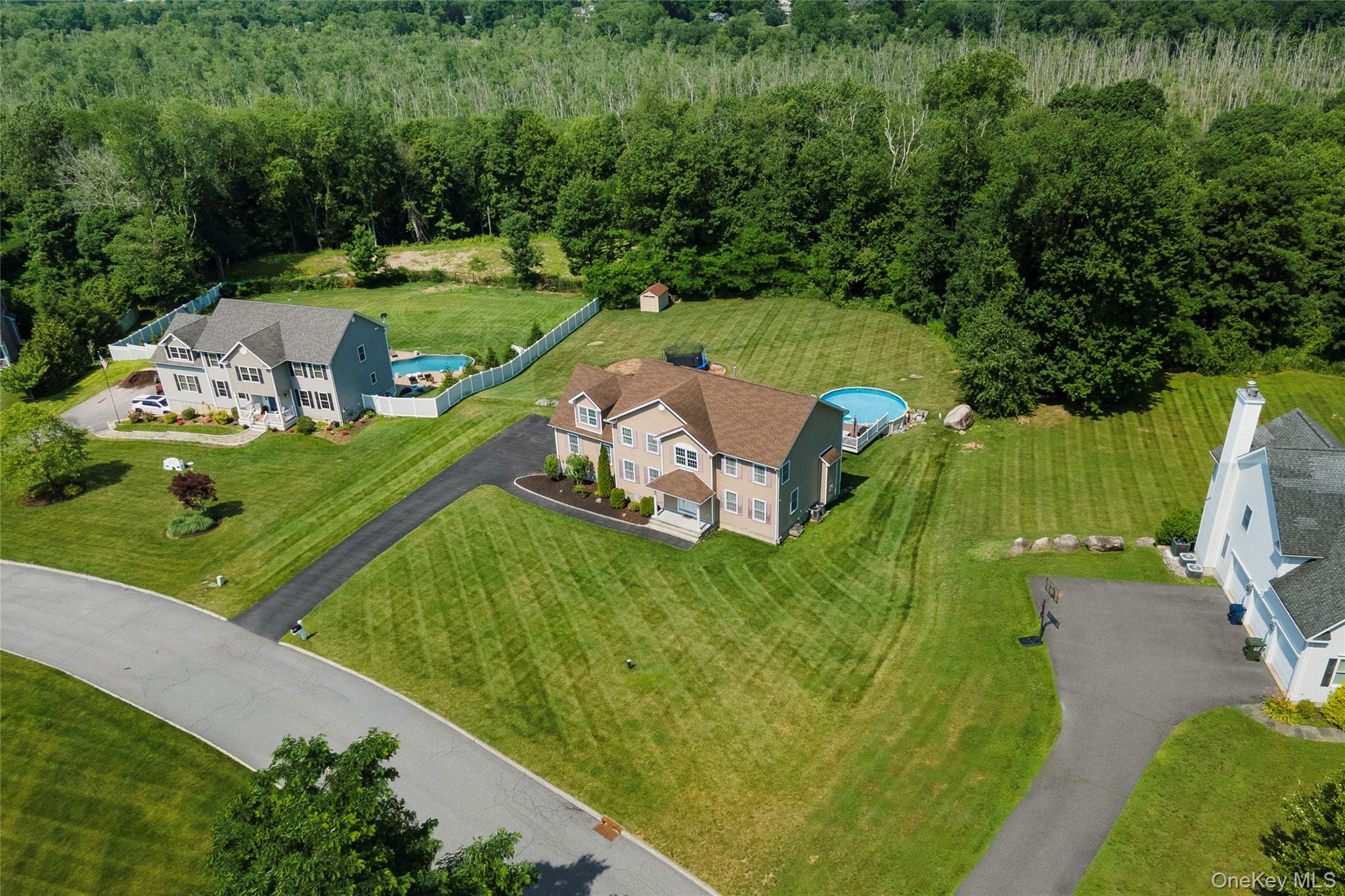 16 Noble Court – For Sale photo 25