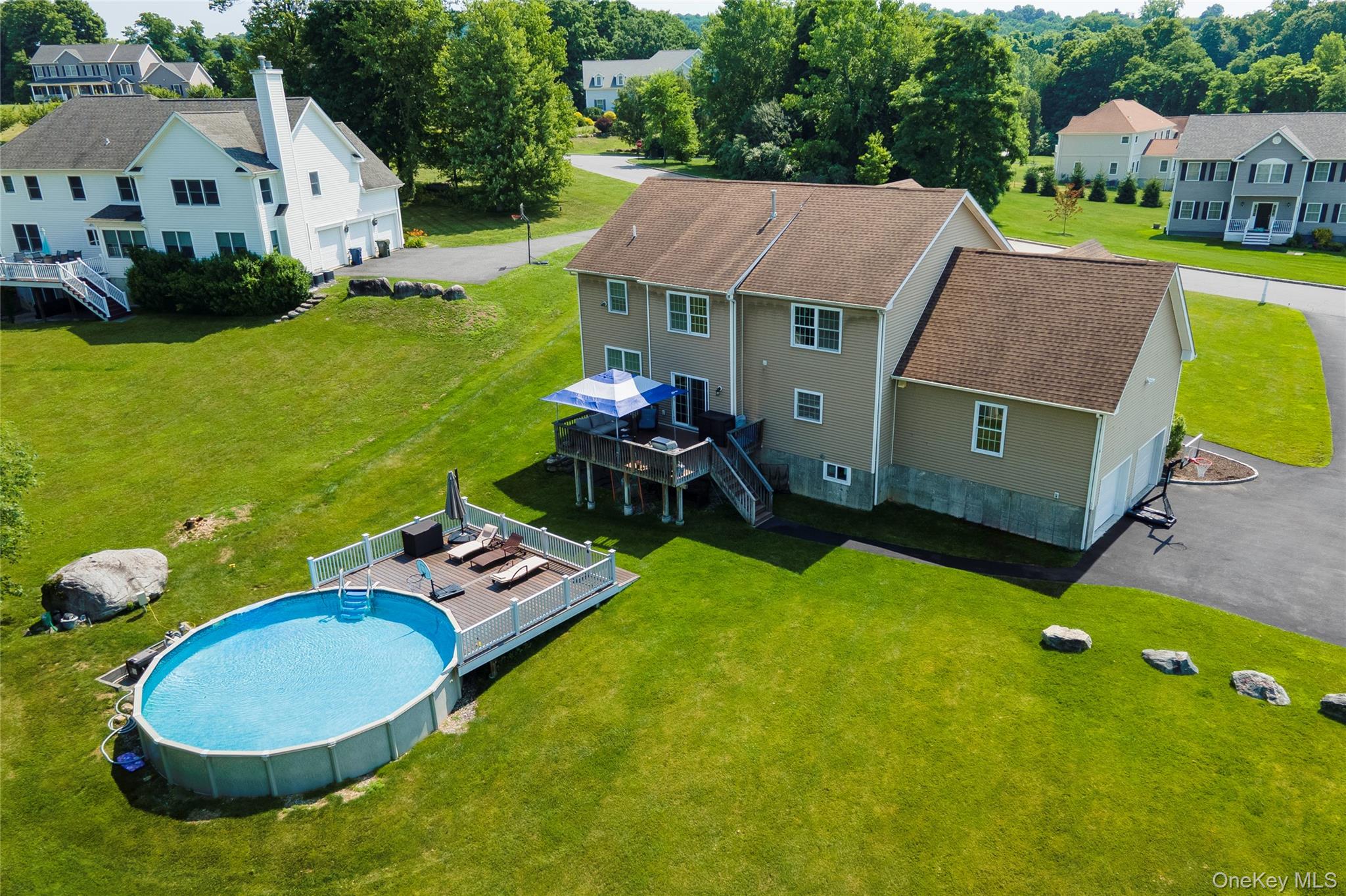 16 Noble Court – For Sale photo 2