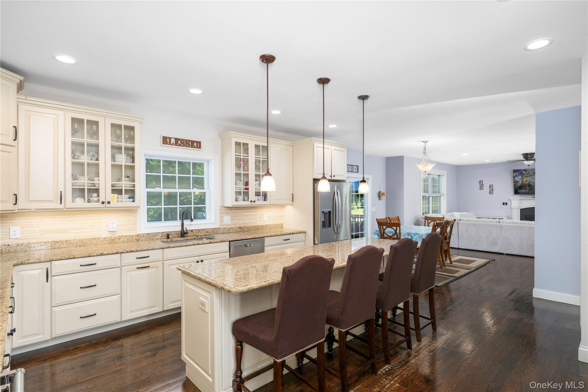 16 Noble Court – For Sale photo 4