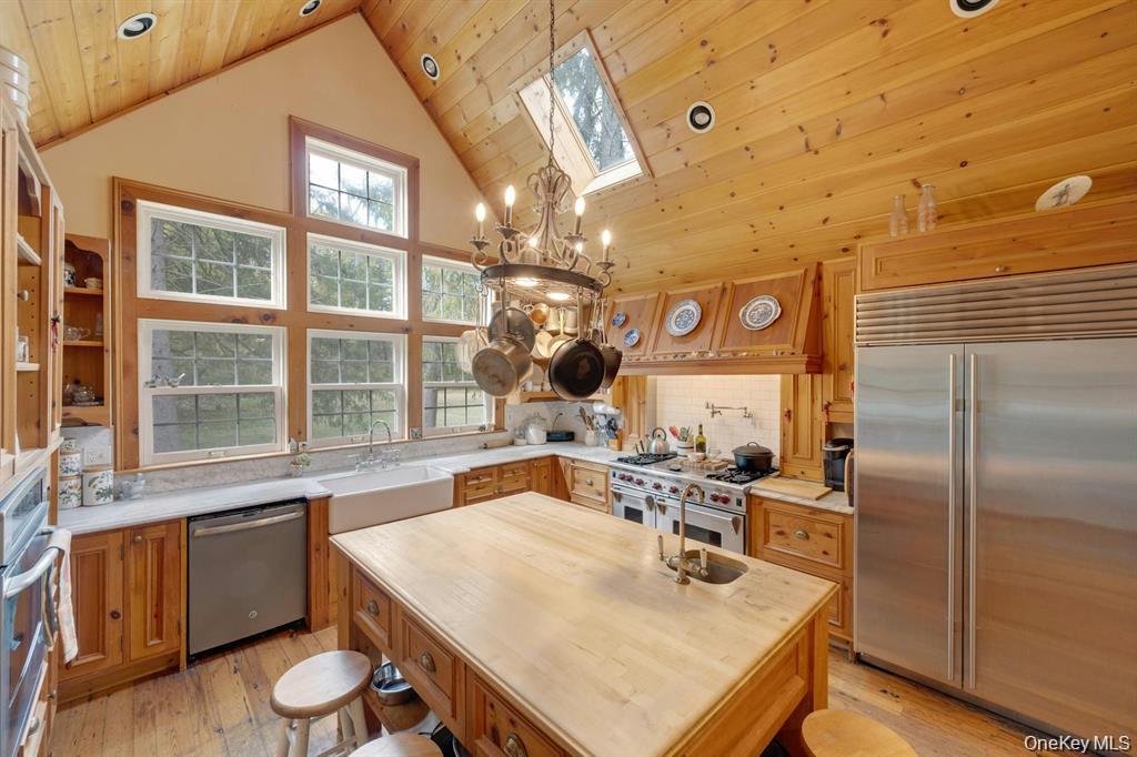 209 Hardscrabble Road – For Sale photo 9