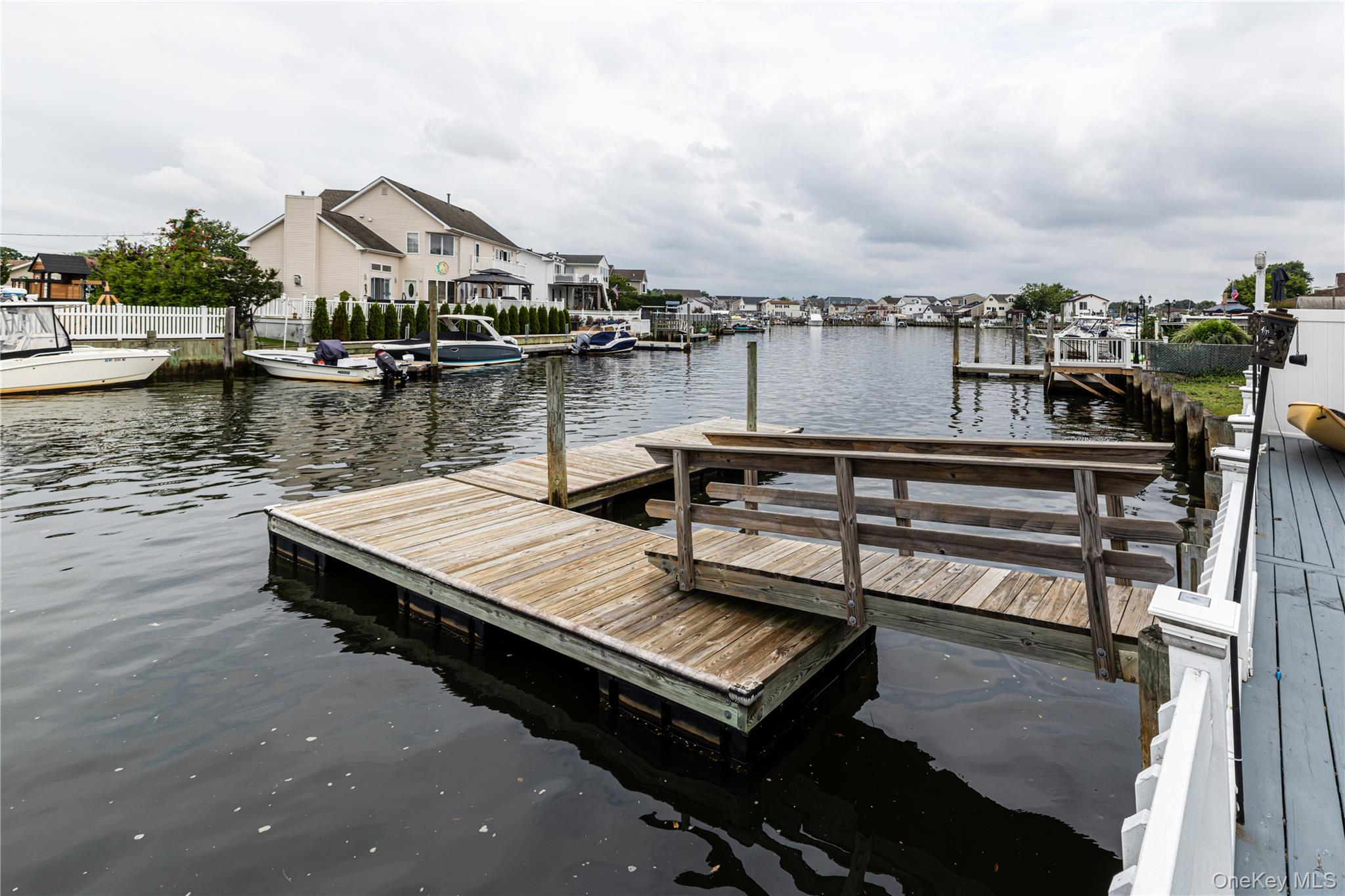 2590 Riverside Drive – For Sale photo 25