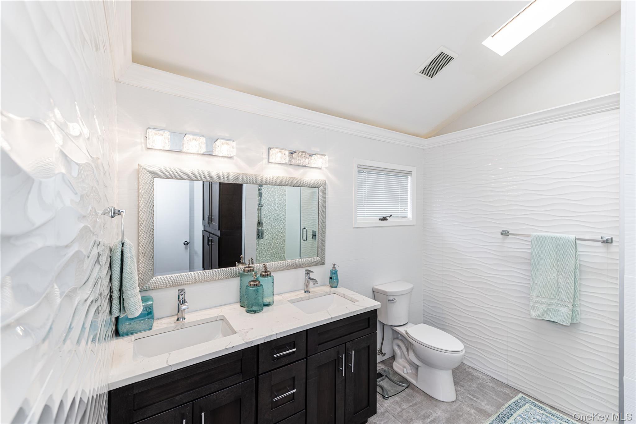 2590 Riverside Drive – For Sale photo 11