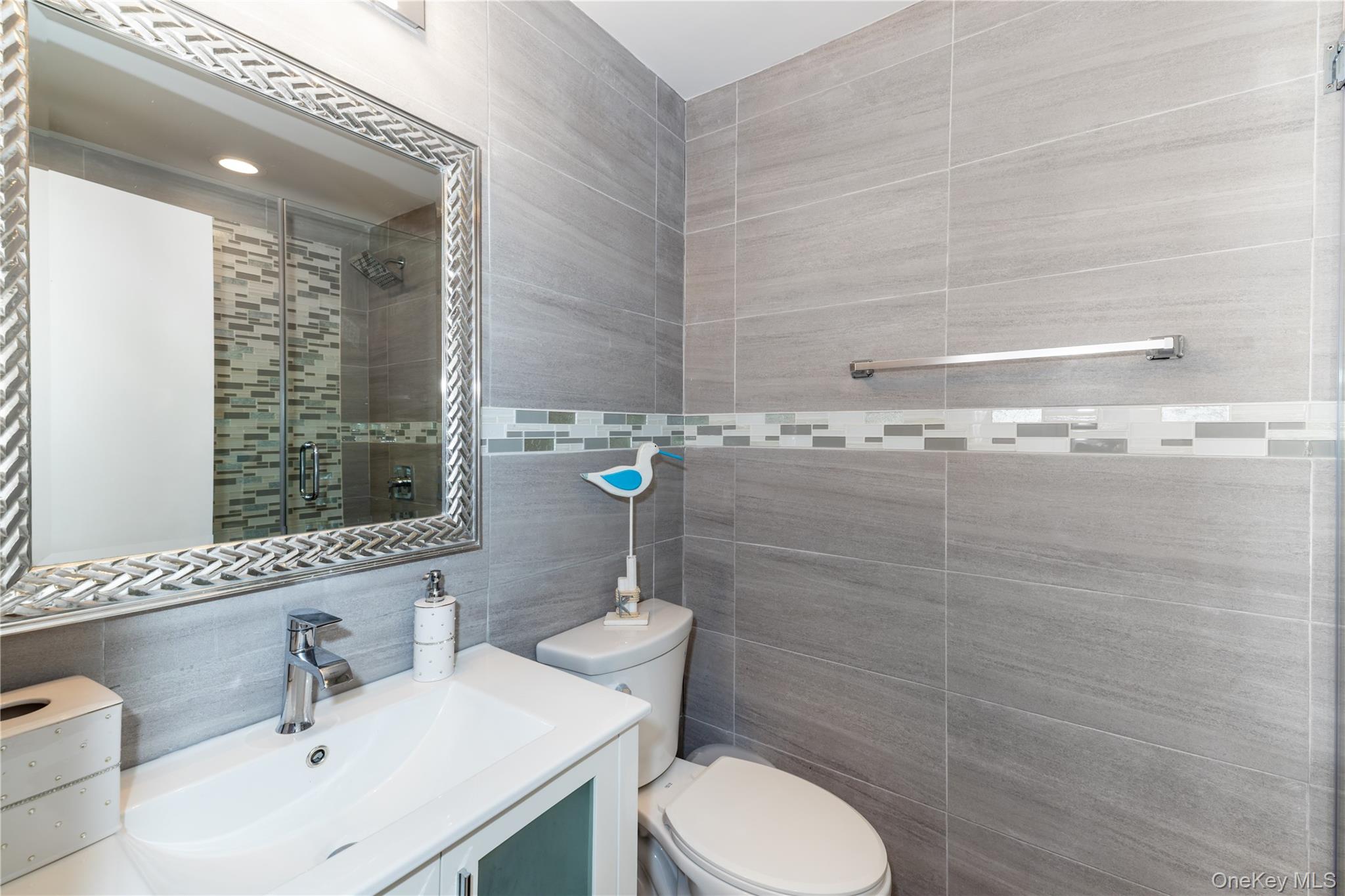2590 Riverside Drive – For Sale photo 18
