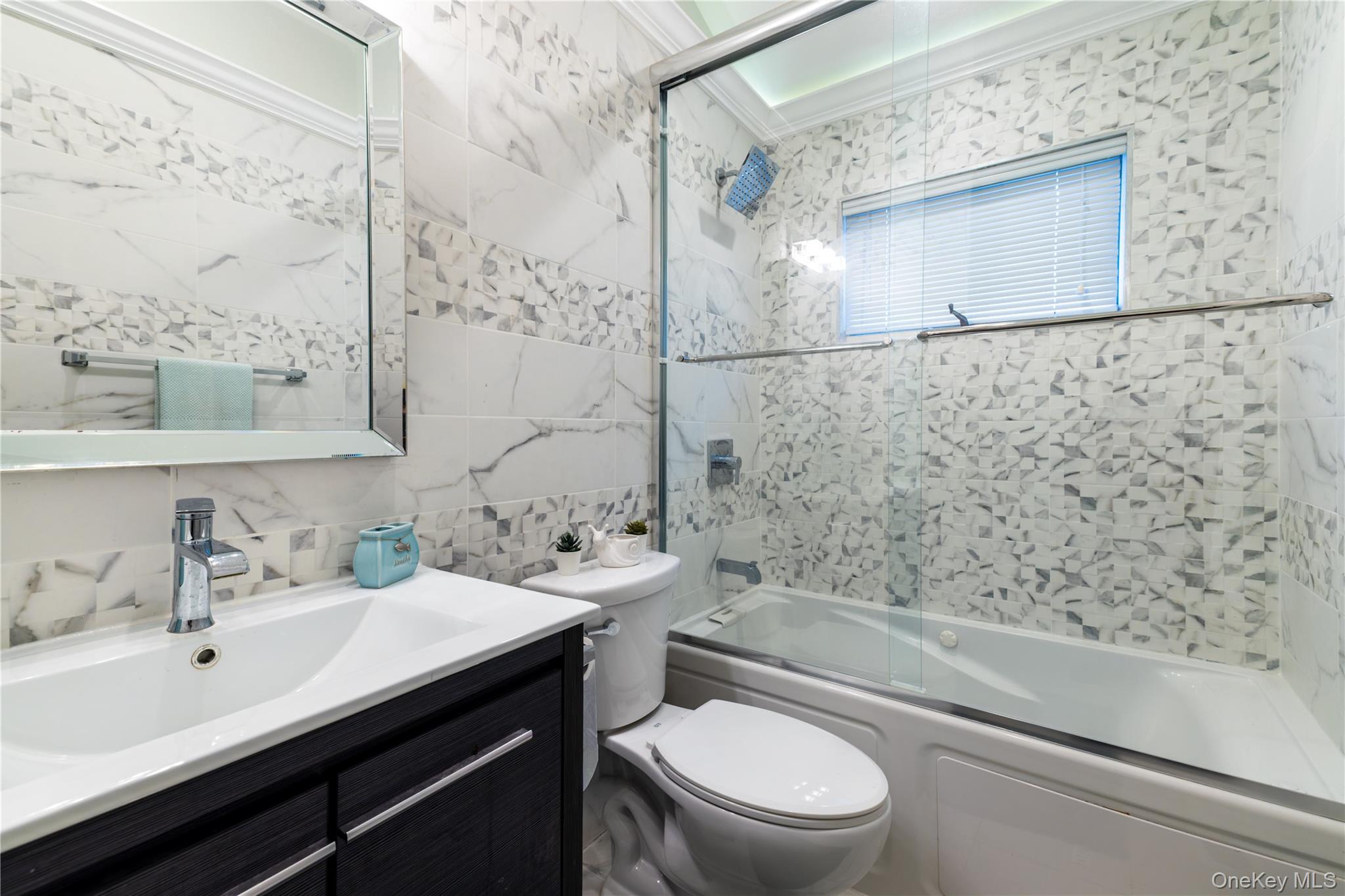 2590 Riverside Drive – For Sale photo 14