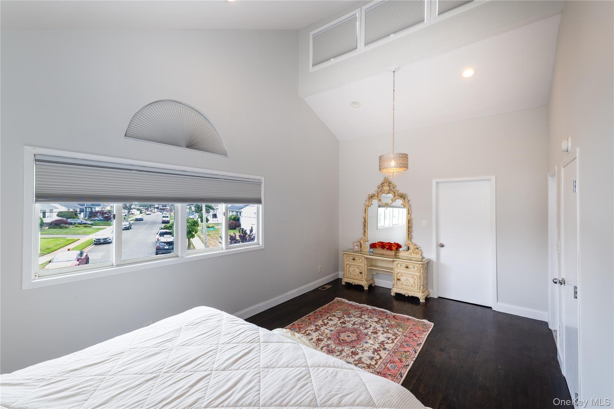 2590 Riverside Drive – For Sale photo 9