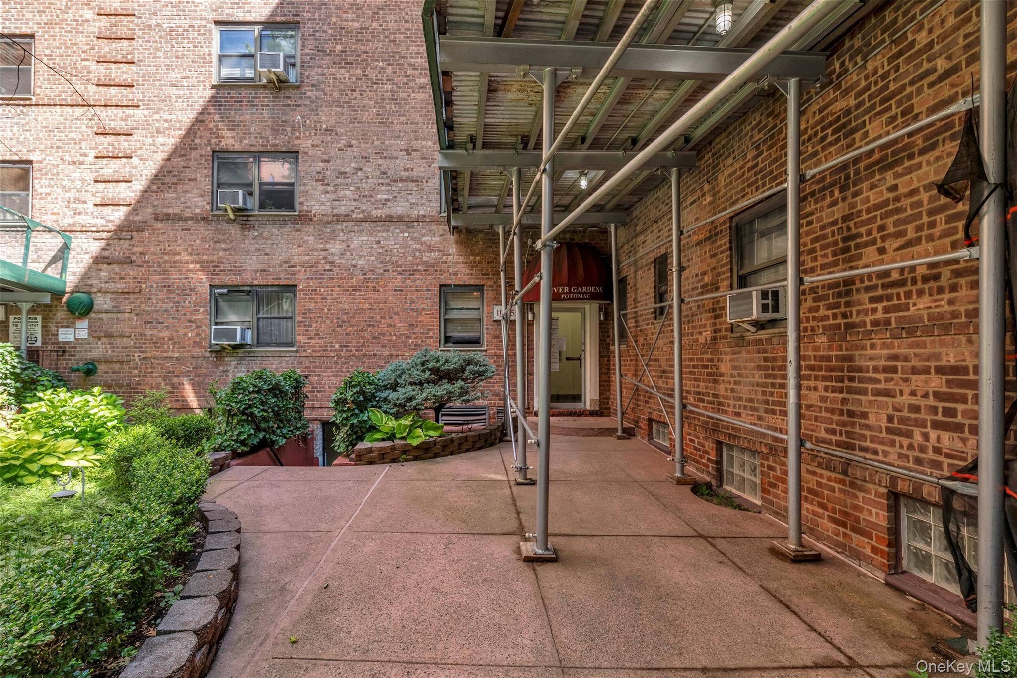 102-55 67 Road, Unit 3V