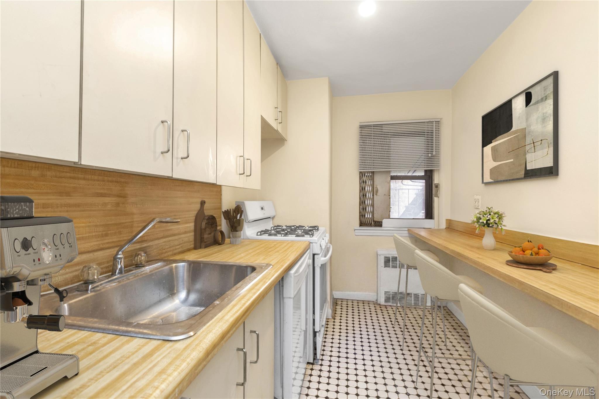 102-55 67 Road, Unit 3V photo 3