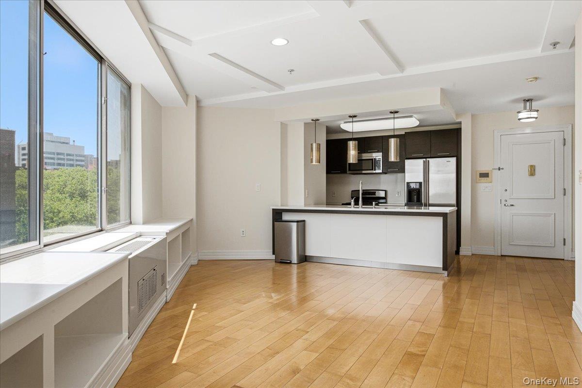 64-05 Yellowstone Boulevard, Unit PH504 photo 15