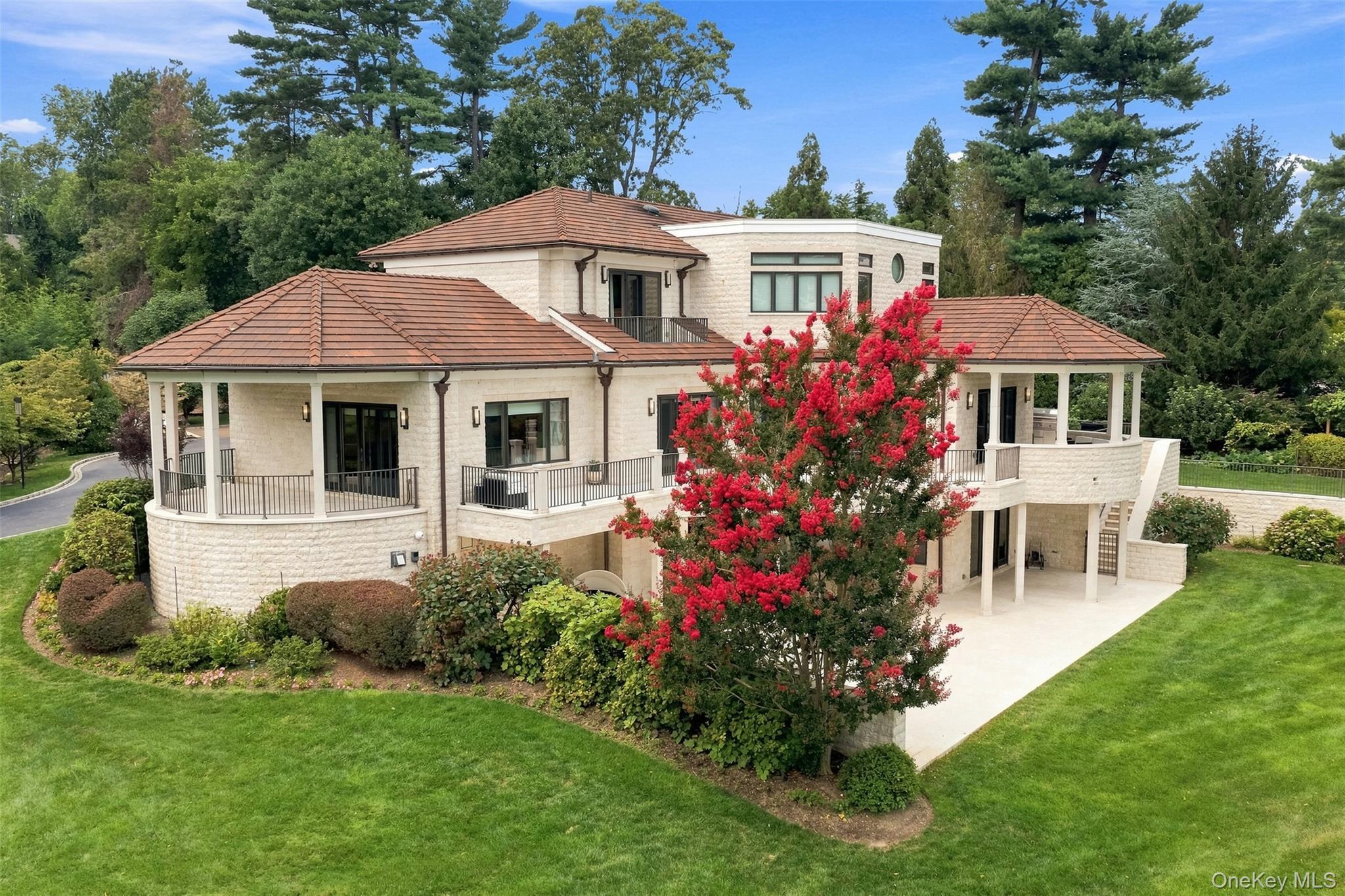 900 W Shore Road – For Sale photo 5