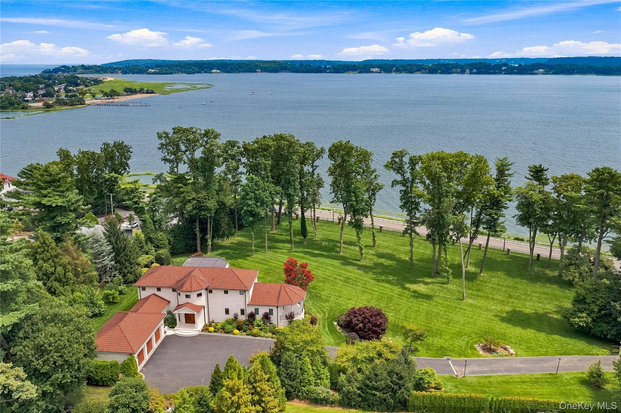 900 W Shore Road – For Sale