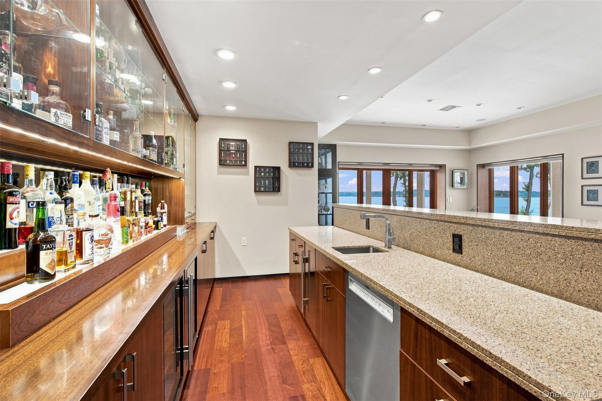 900 W Shore Road – For Sale photo 38