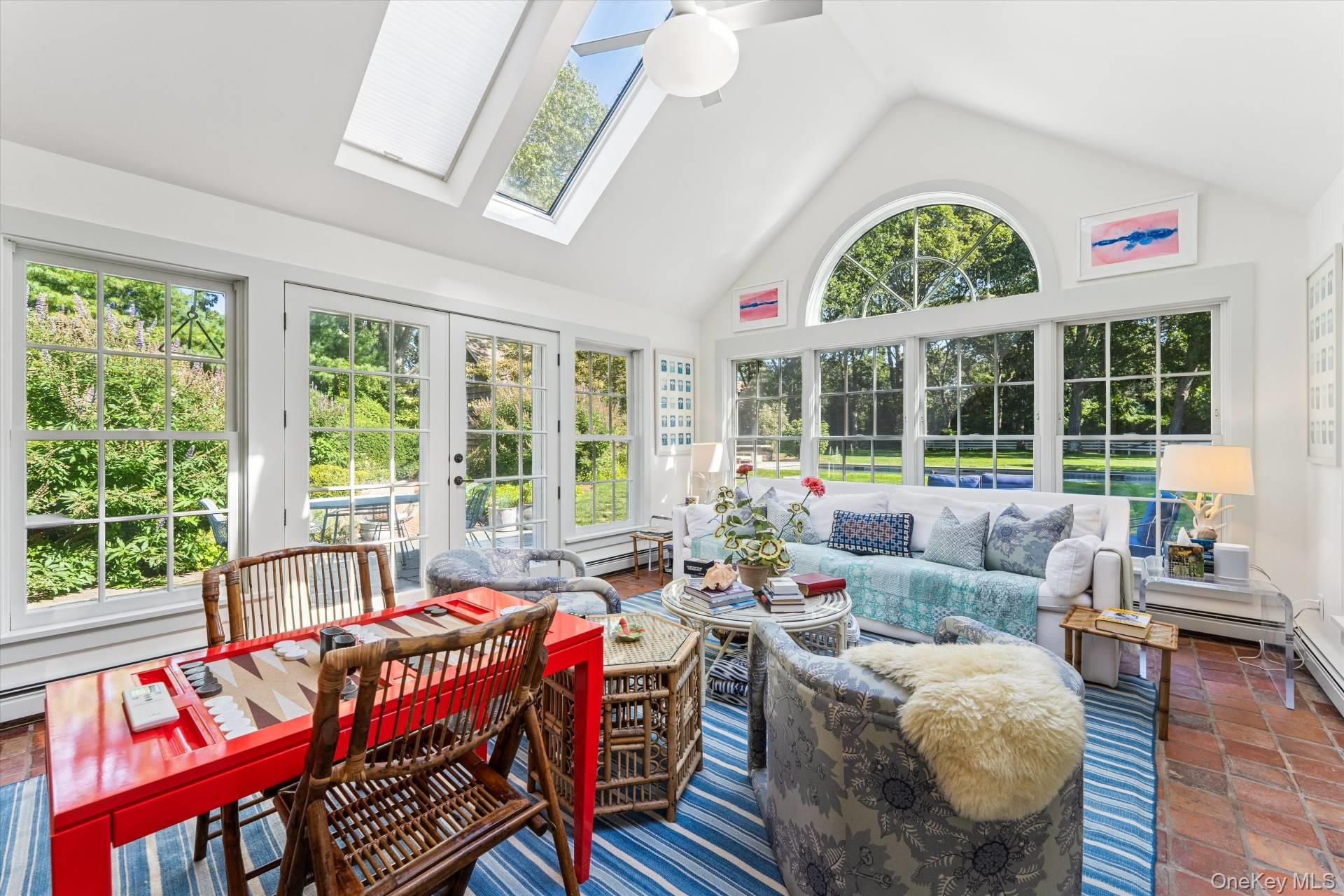 20 Quogue Street – For Rent photo 10