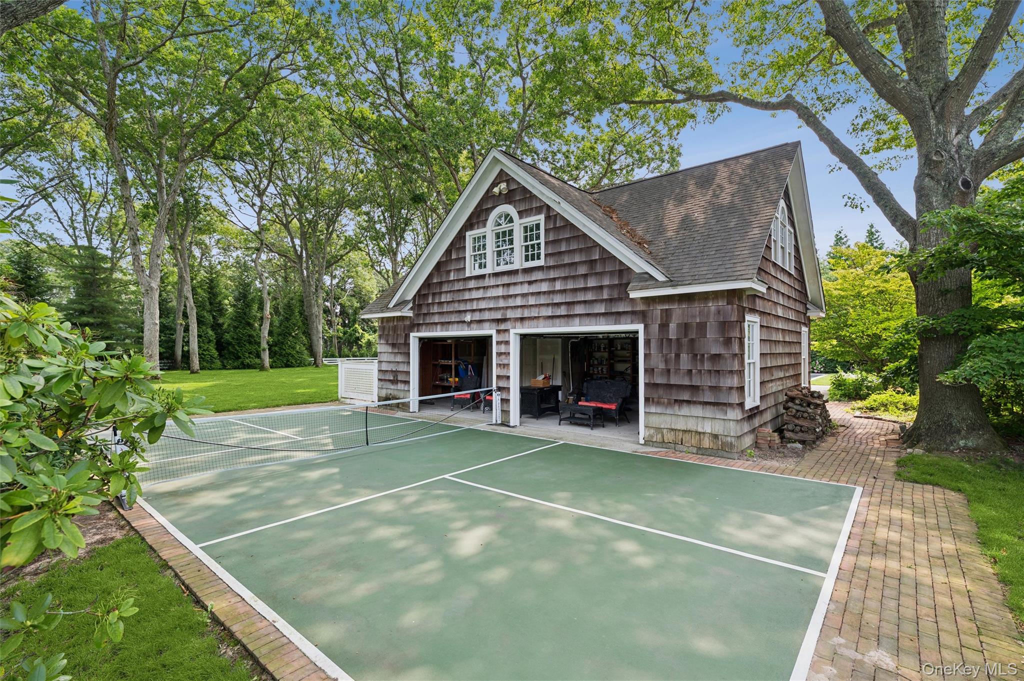 20 Quogue Street – For Rent photo 11
