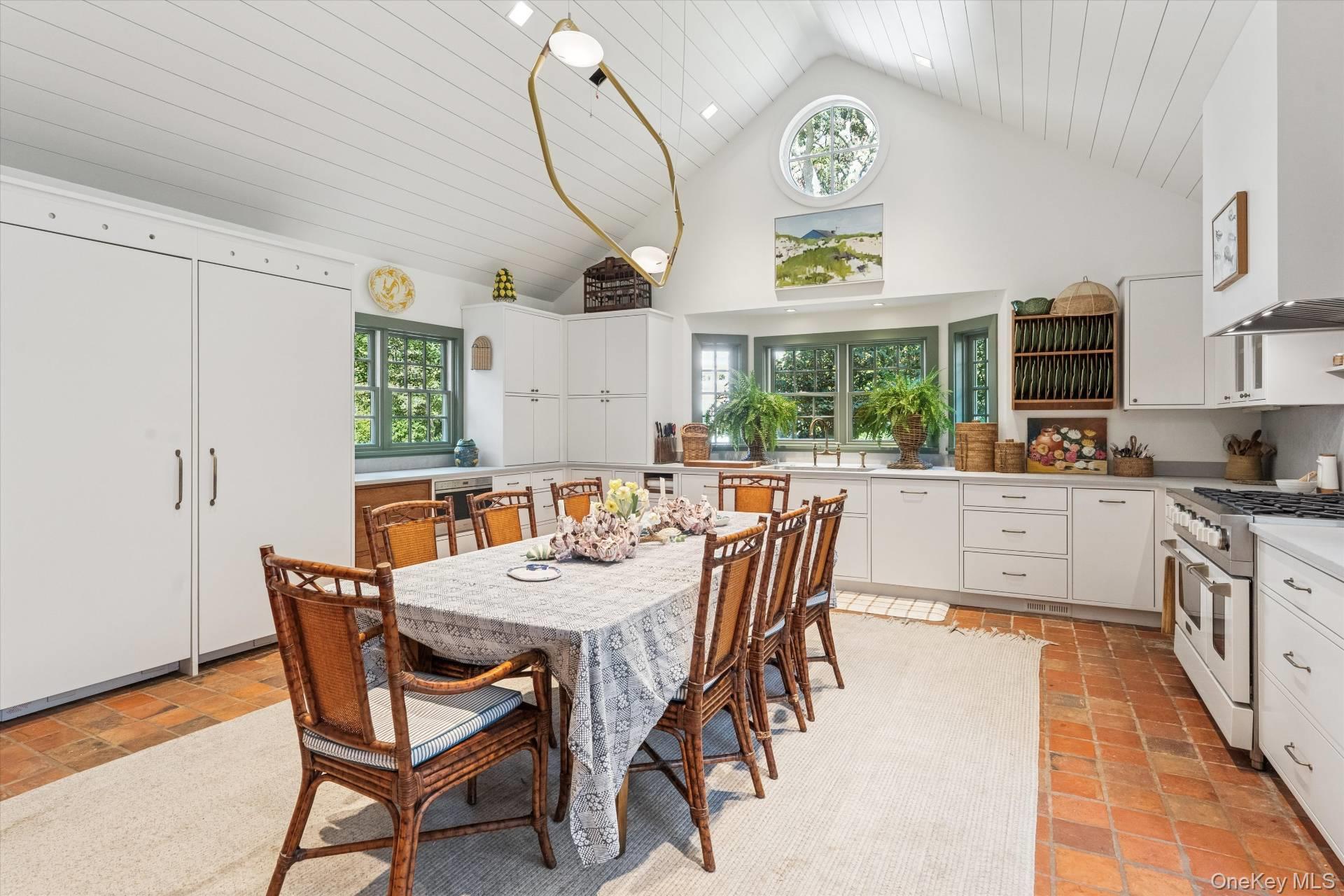 20 Quogue Street – For Rent photo 9