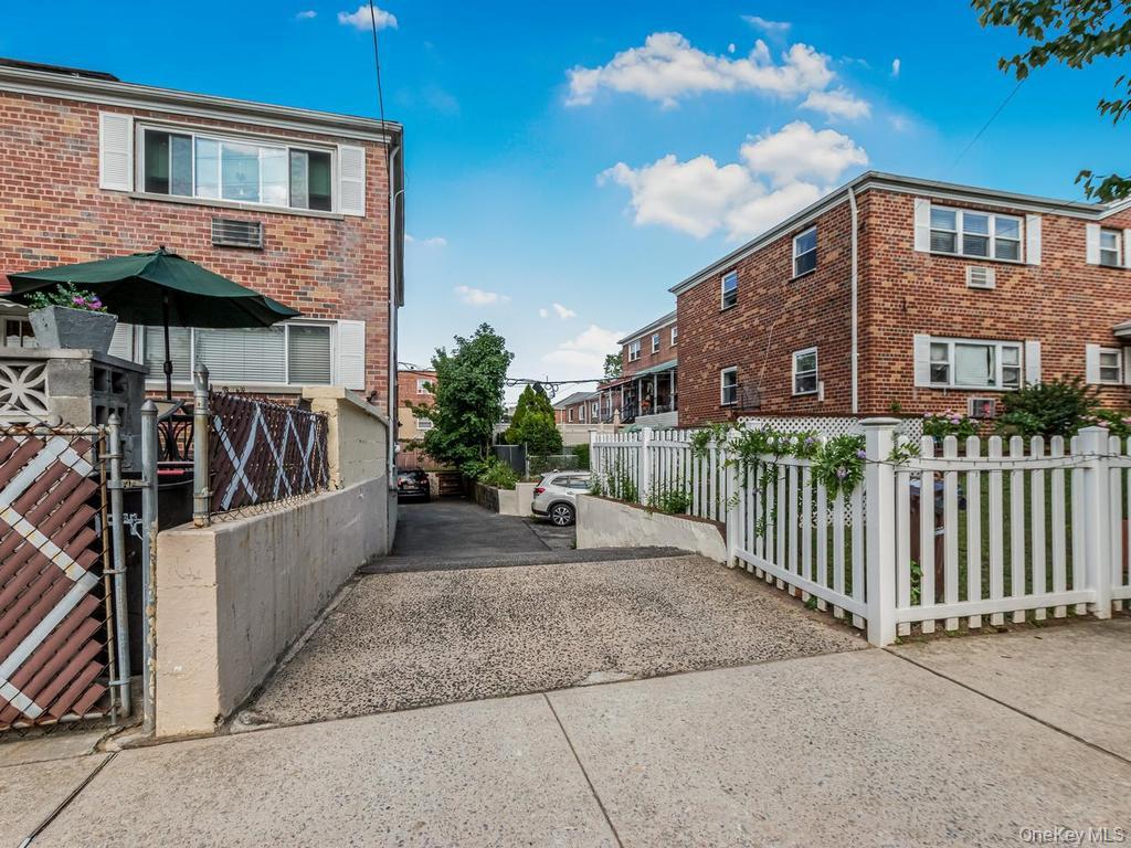 206-208 Balcom Avenue – For Sale photo 19