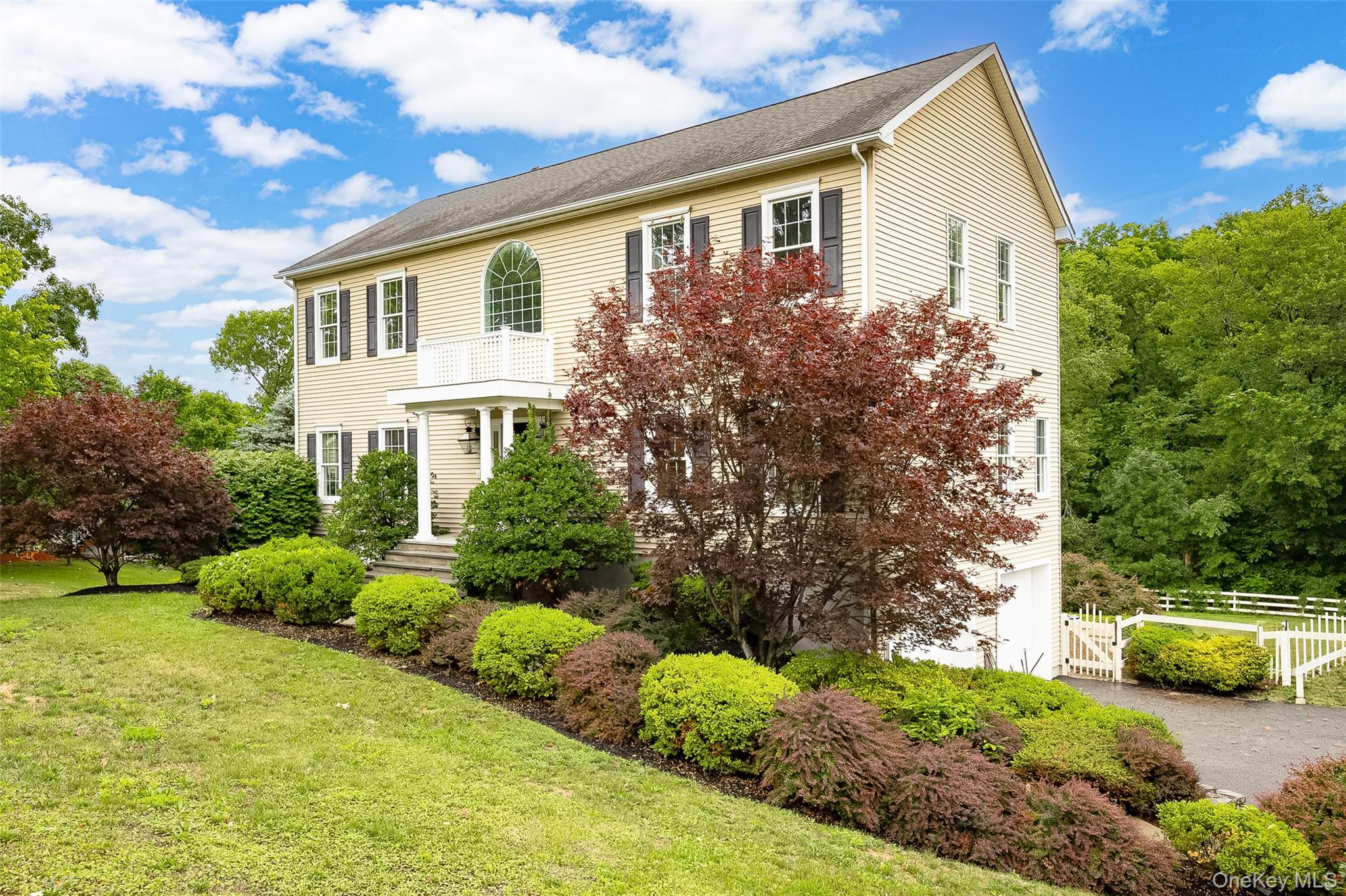 7 Fox Run – For Sale photo 2