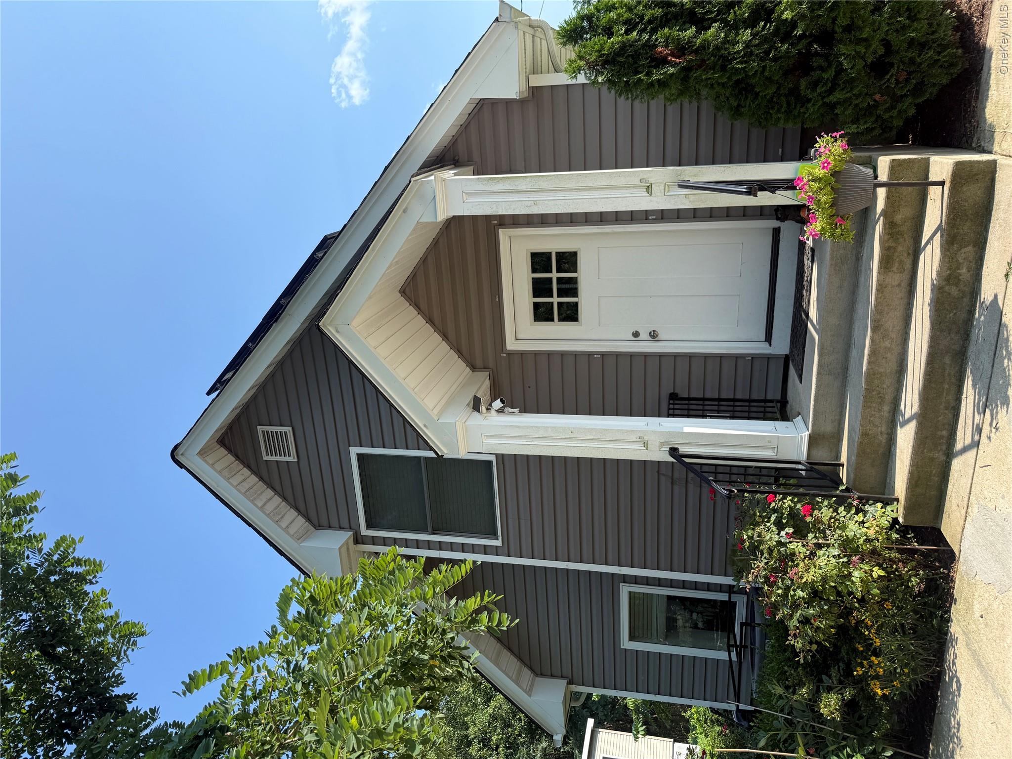 16 Oak Avenue – For Sale photo 2