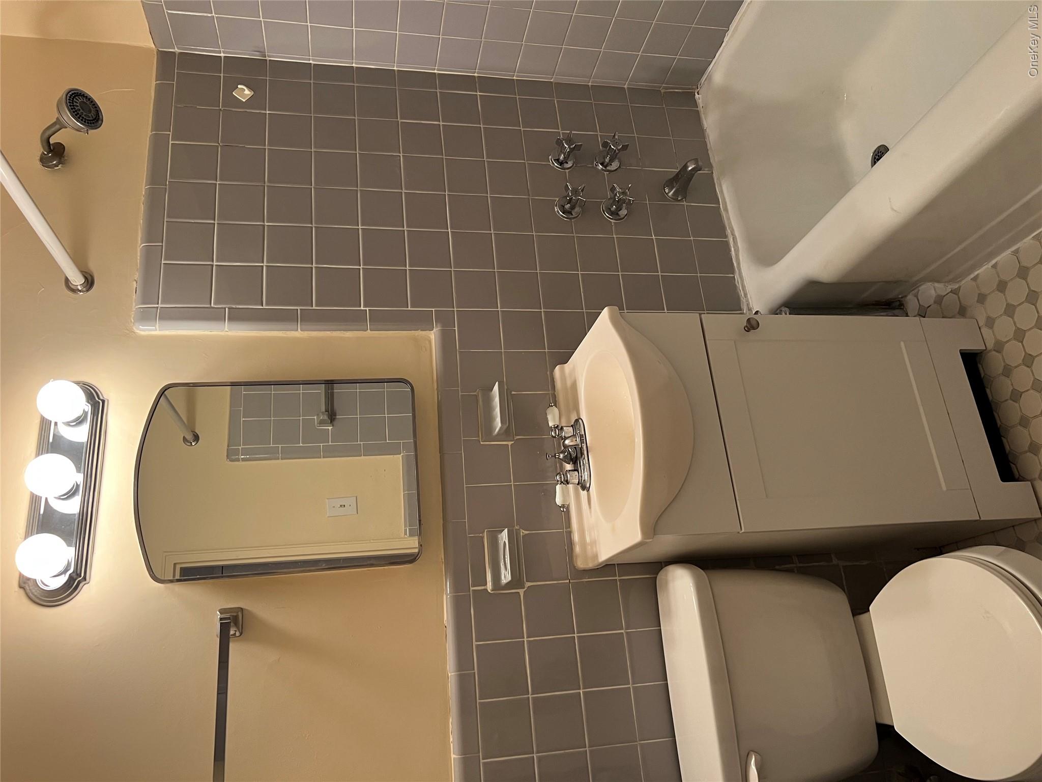 220 E 87th Street, Unit 4D photo 6
