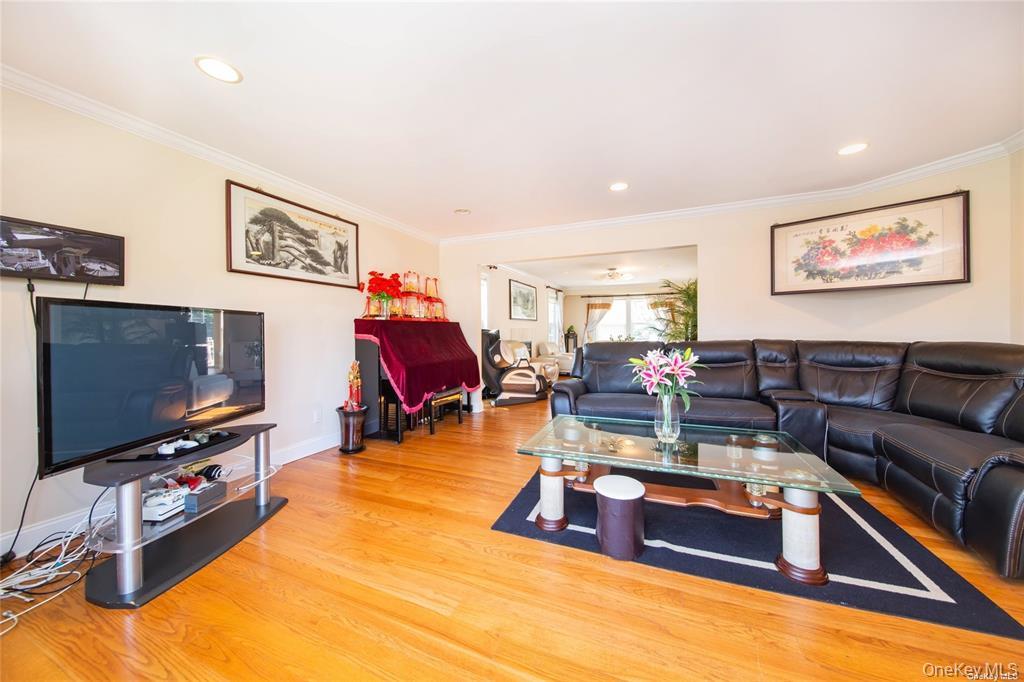 66 Maple Street, Unit A photo 5