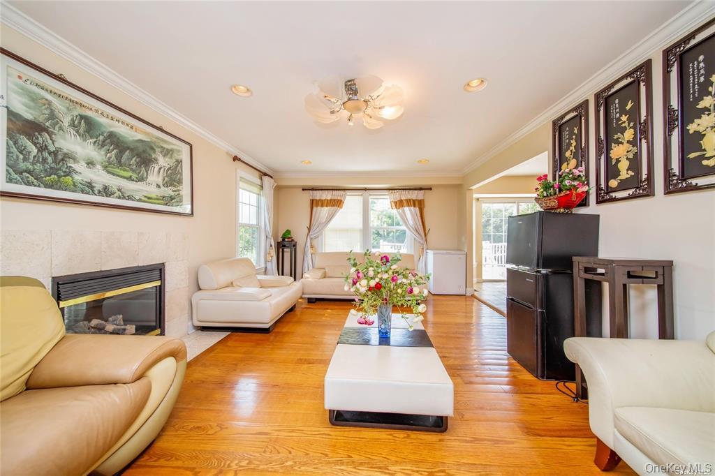 66 Maple Street, Unit A photo 6