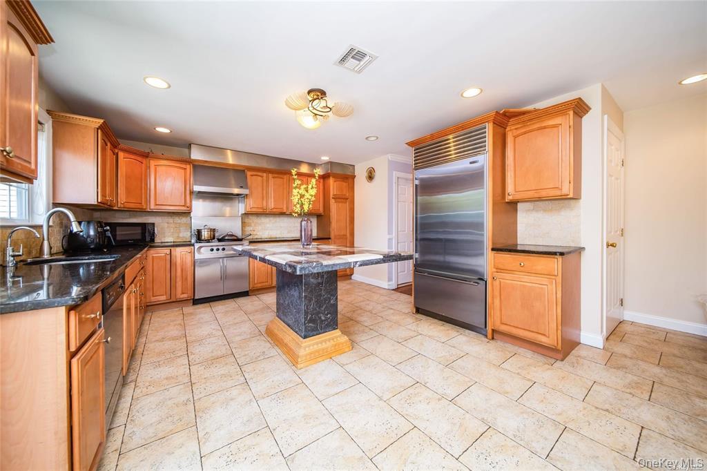 66 Maple Street, Unit A photo 9