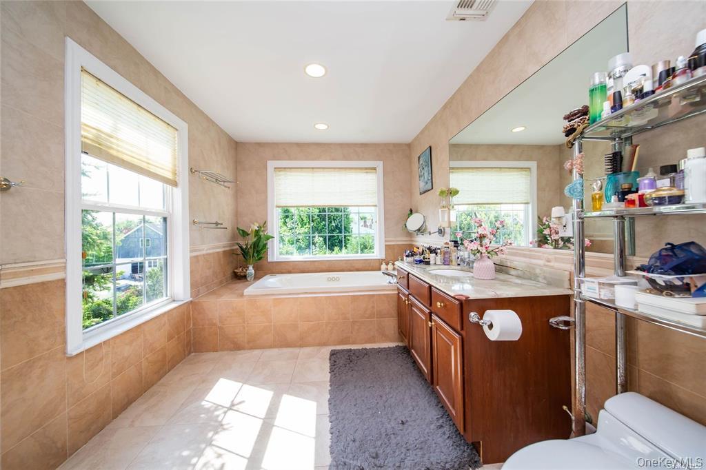 66 Maple Street, Unit A photo 17