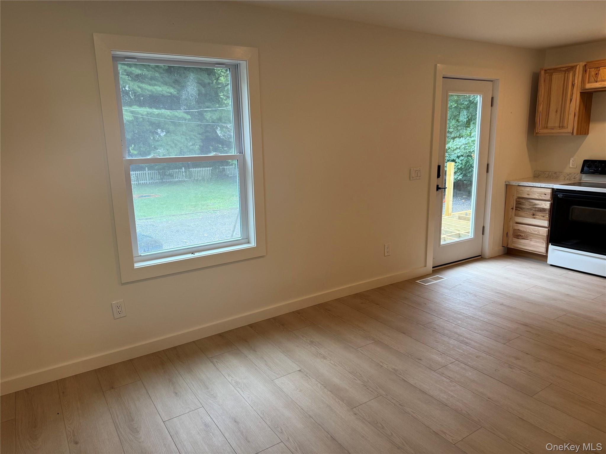 29 Thompson Street – For Rent photo 12