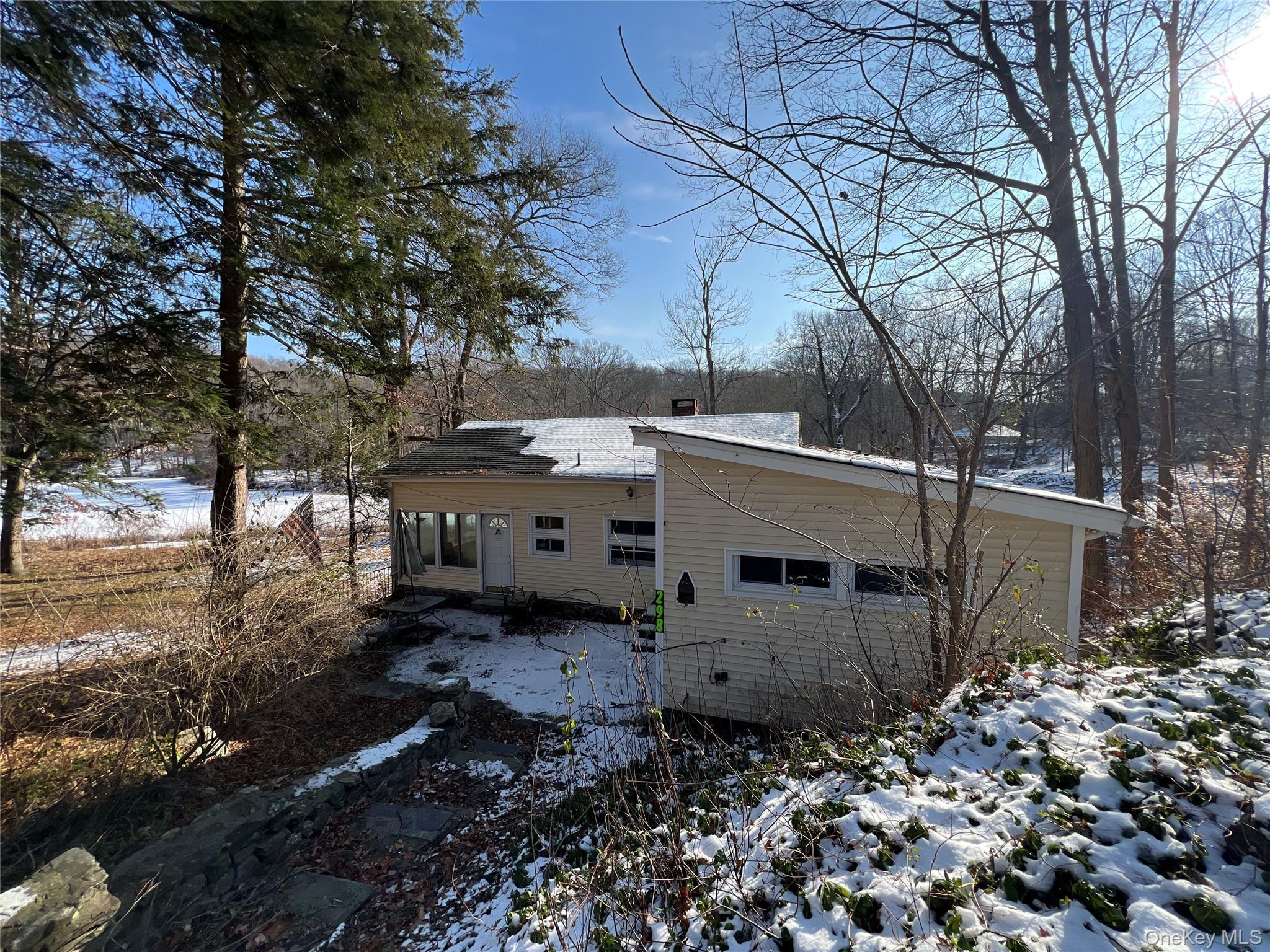 298 Old Albany Post Road – For Sale photo 2