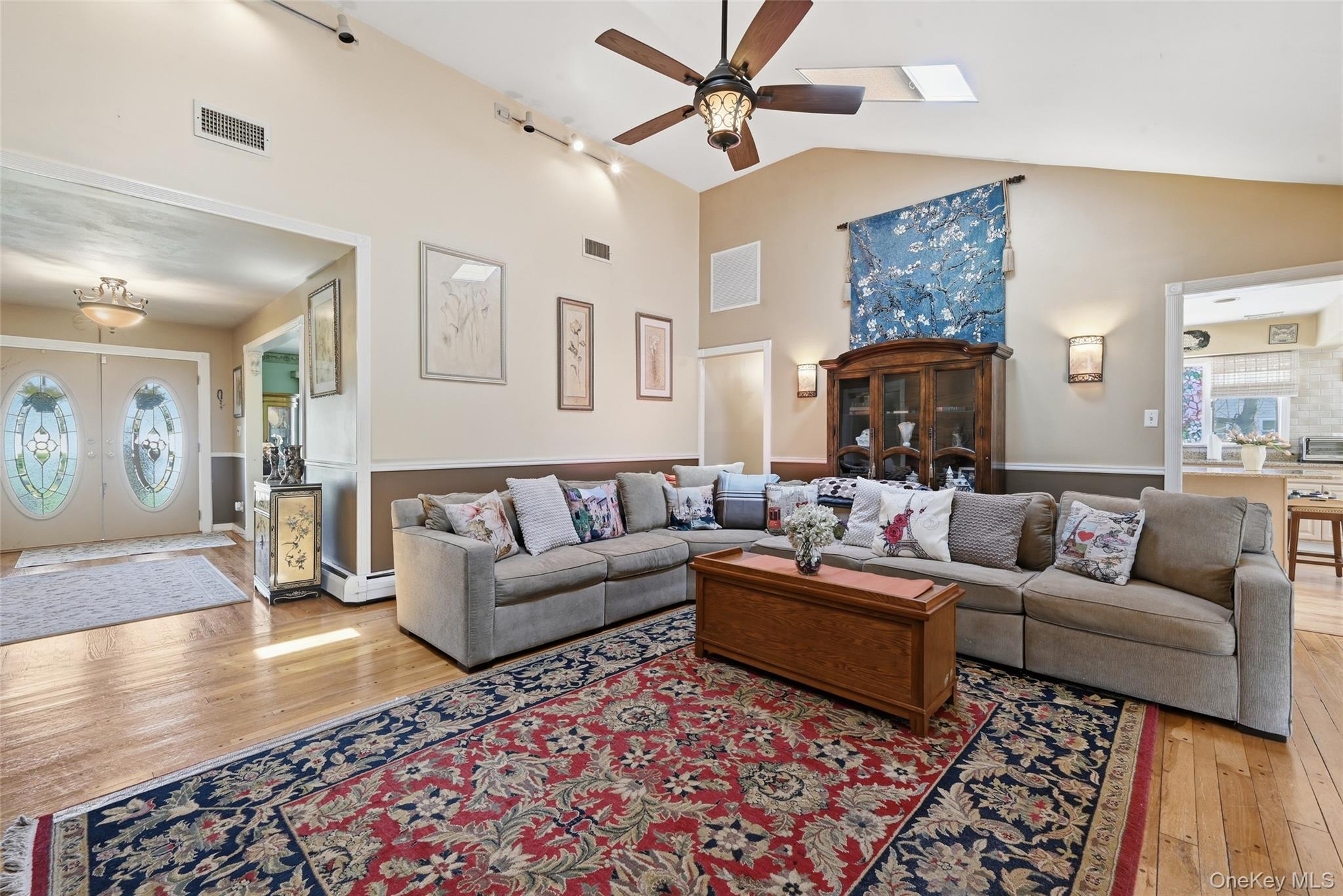 8 Penn Drive – For Sale photo 4