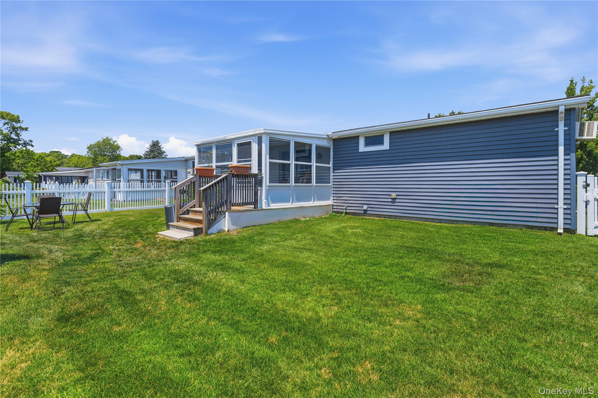 35 Village Circle S – For Sale photo 19