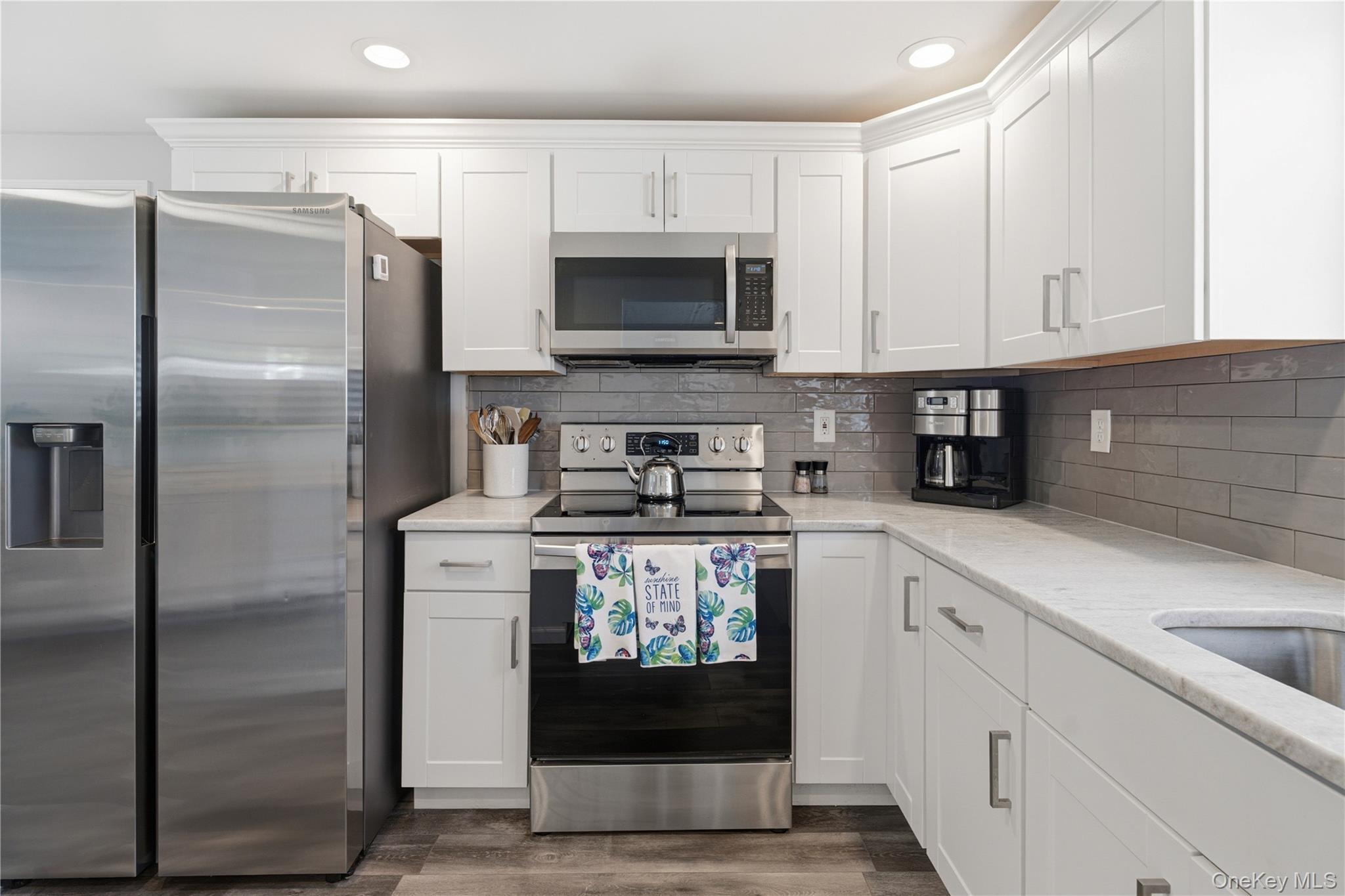35 Village Circle S – For Sale photo 8