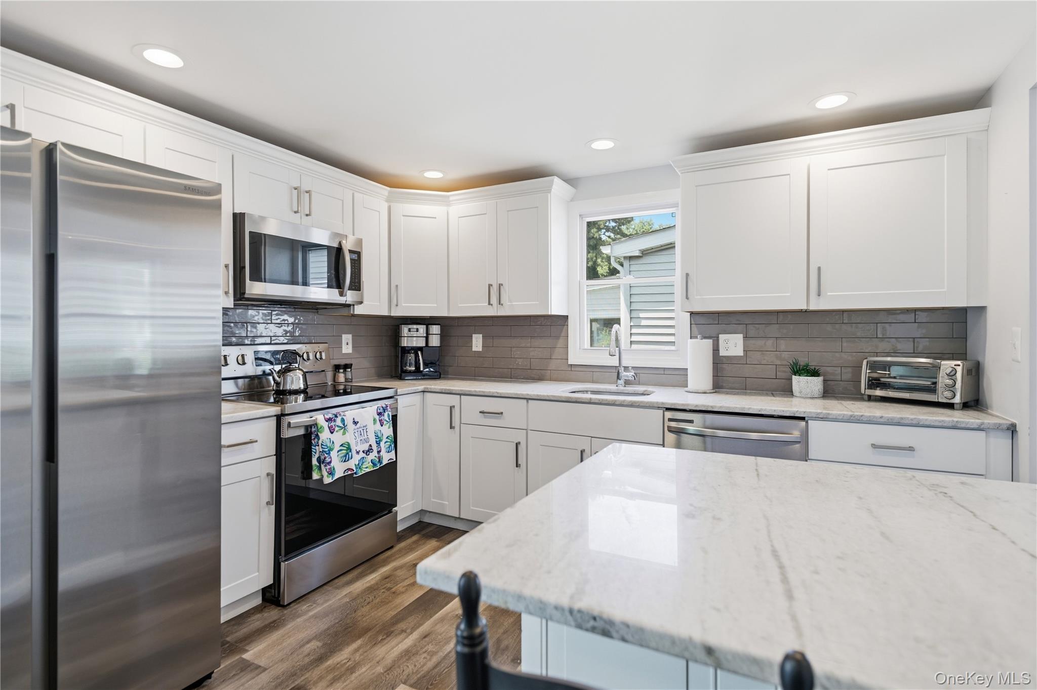 35 Village Circle S – For Sale photo 9