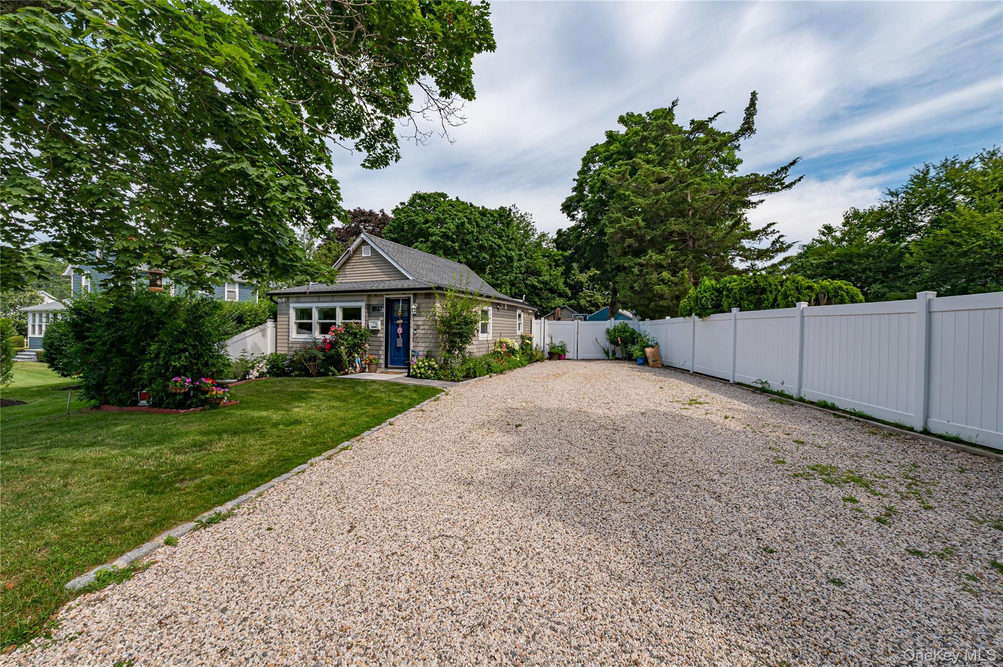 1022 Parkway Street – For Sale photo 2