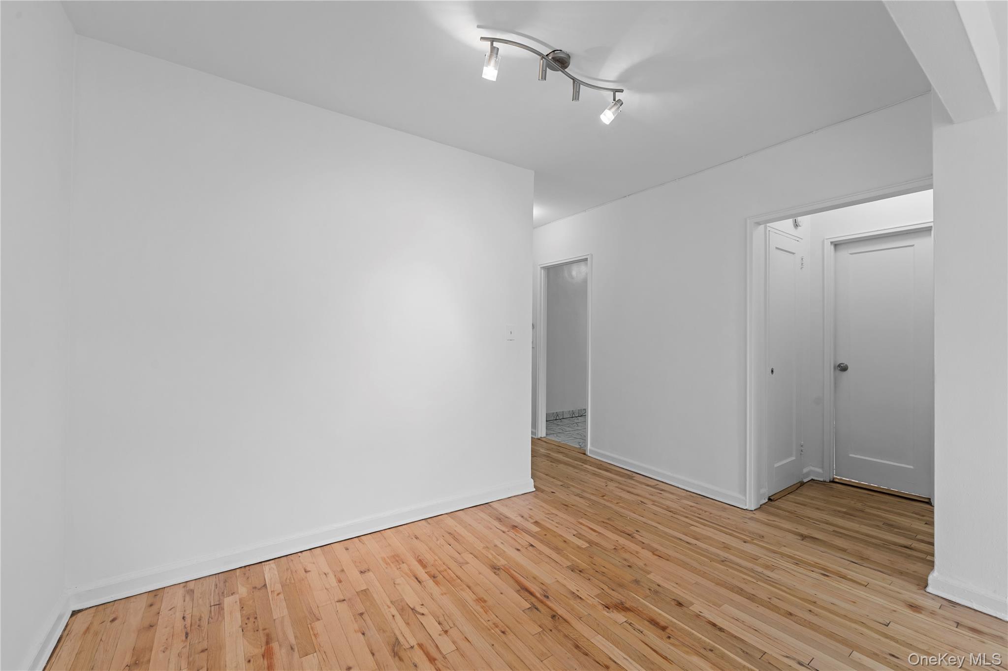 3726 87TH ST, Unit 6A photo 6