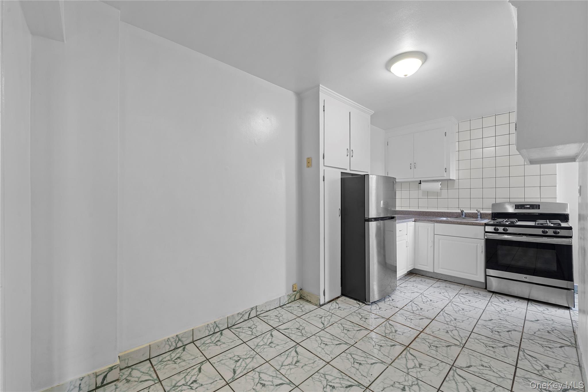 3726 87TH ST, Unit 6A photo 15