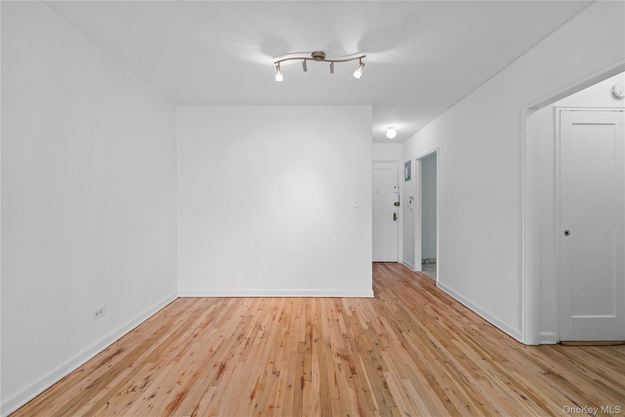 3726 87TH ST, Unit 6A photo 5