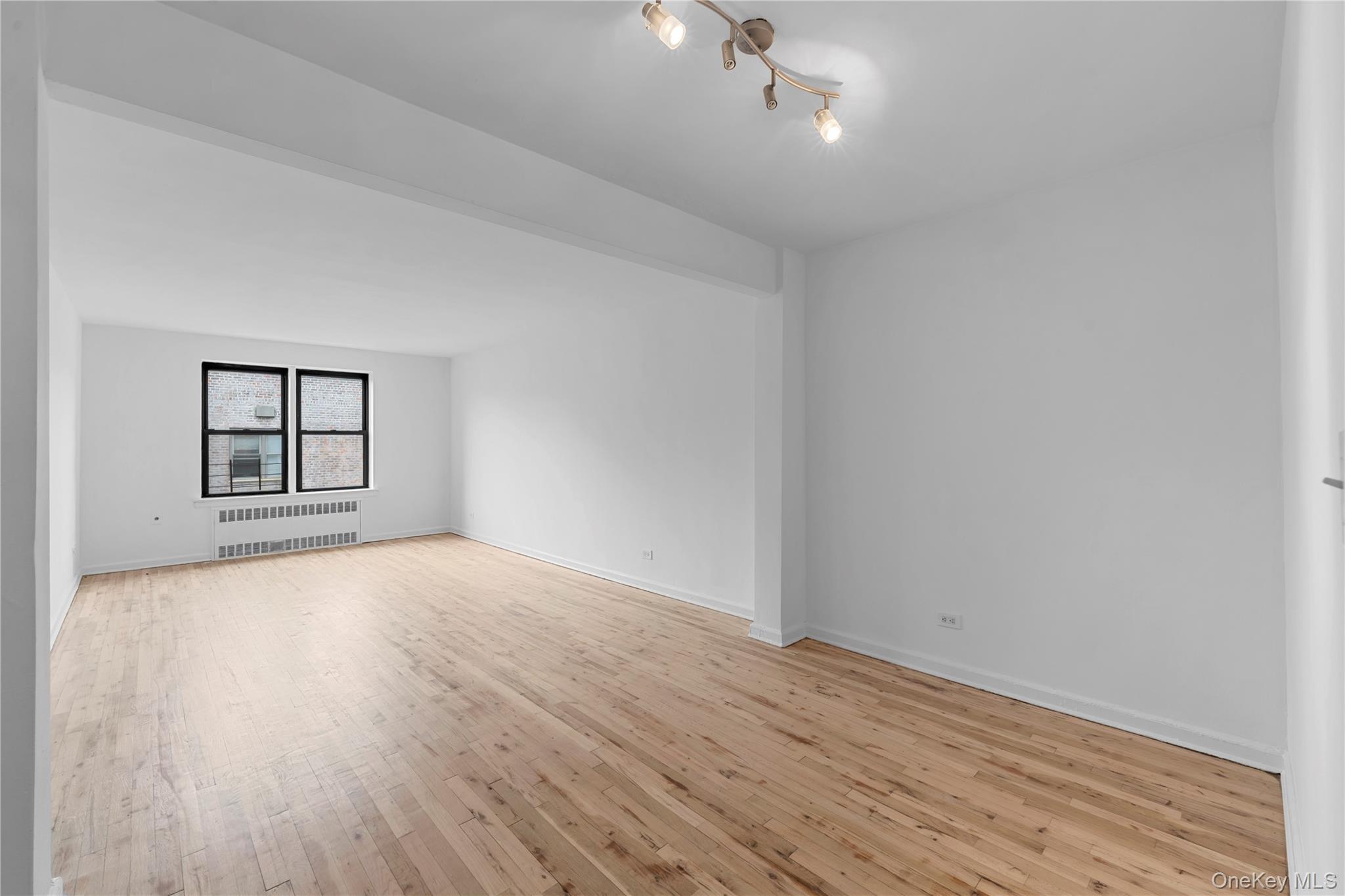 3726 87TH ST, Unit 6A photo 3