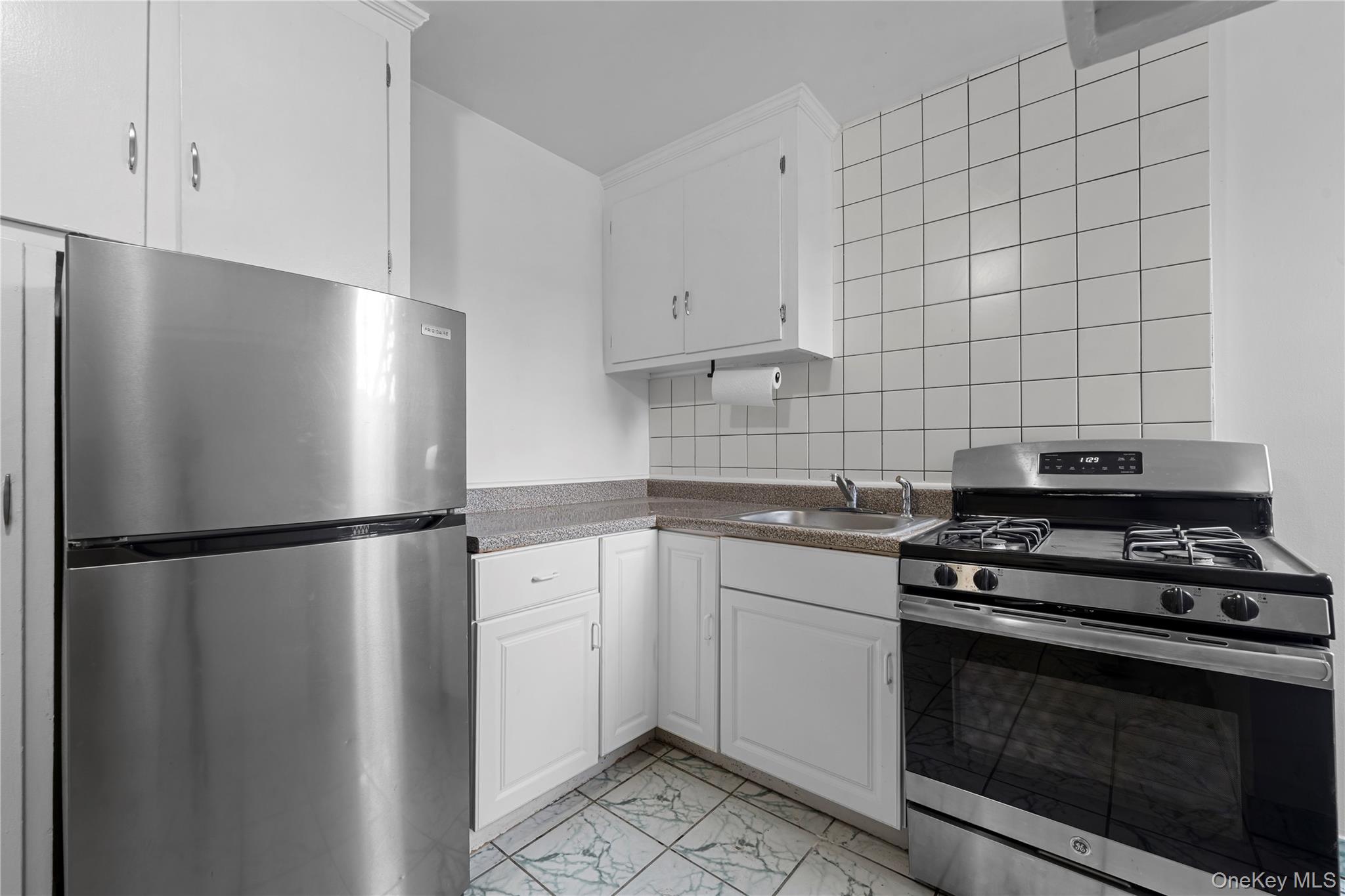 3726 87TH ST, Unit 6A photo 17