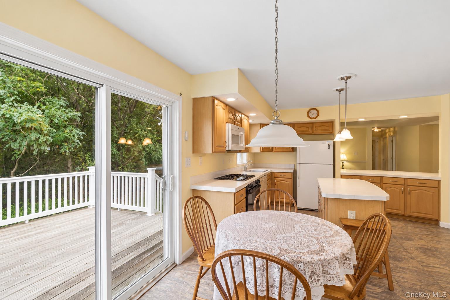 1407 Middle Road, Unit 245 photo 5