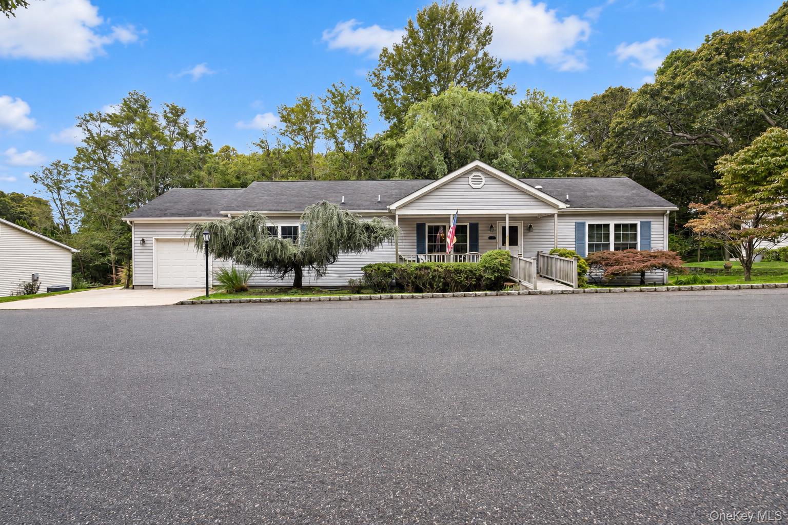 1407 Middle Road, Unit 245