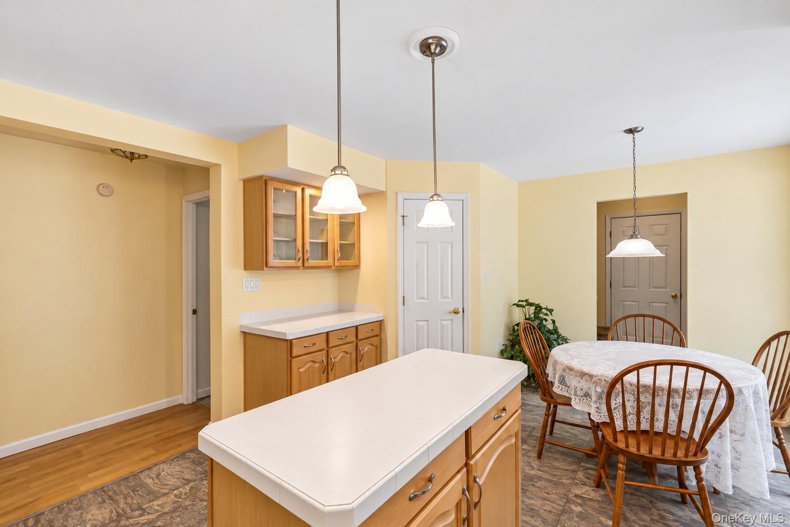 1407 Middle Road, Unit 245 photo 6